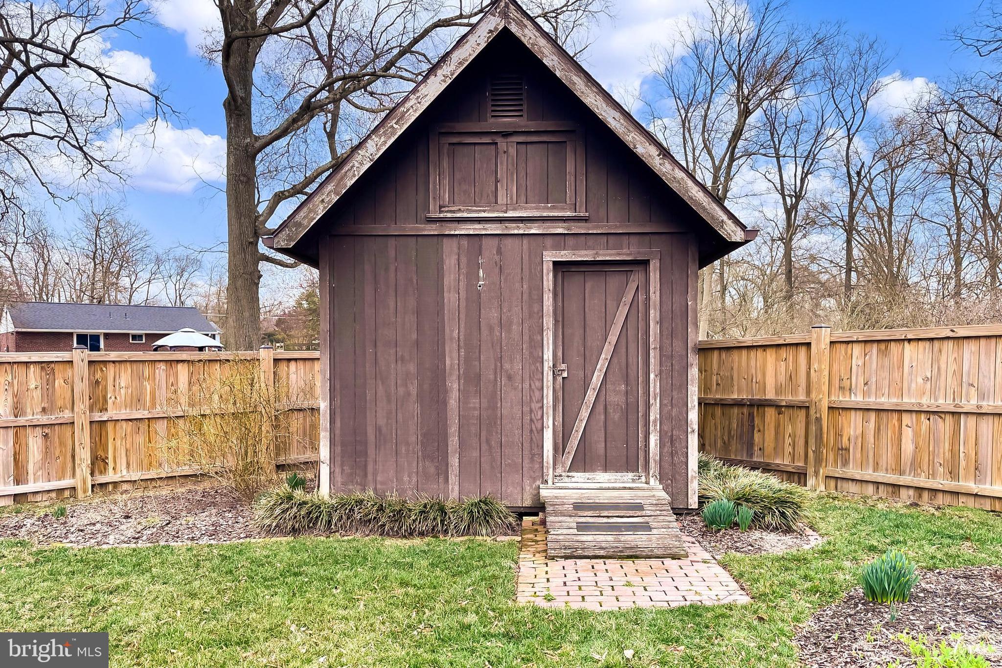 MOUNT VERNON MANOR - Residential