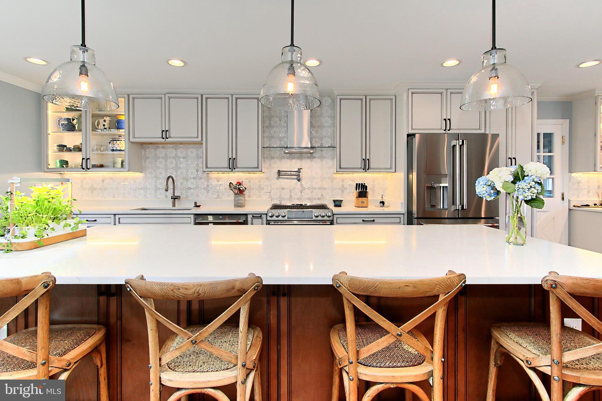 MOUNT VERNON MANOR - Residential