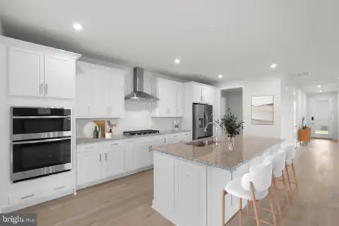 MLS: VAFV2043790