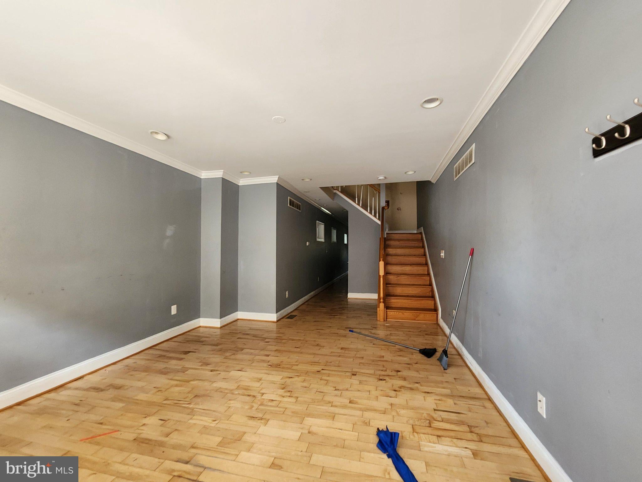 2036 E FAYETTE STREET