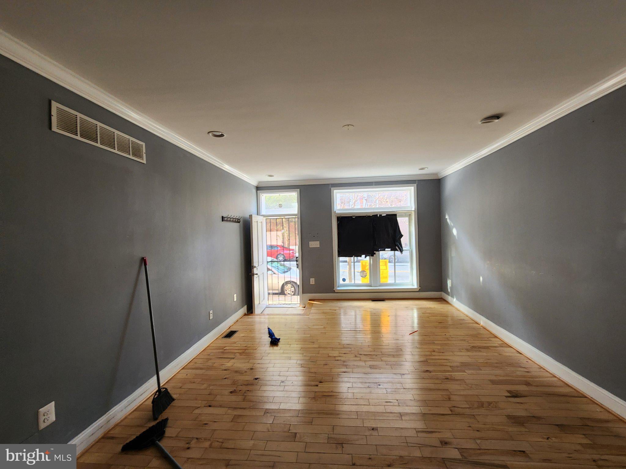 2036 E FAYETTE STREET