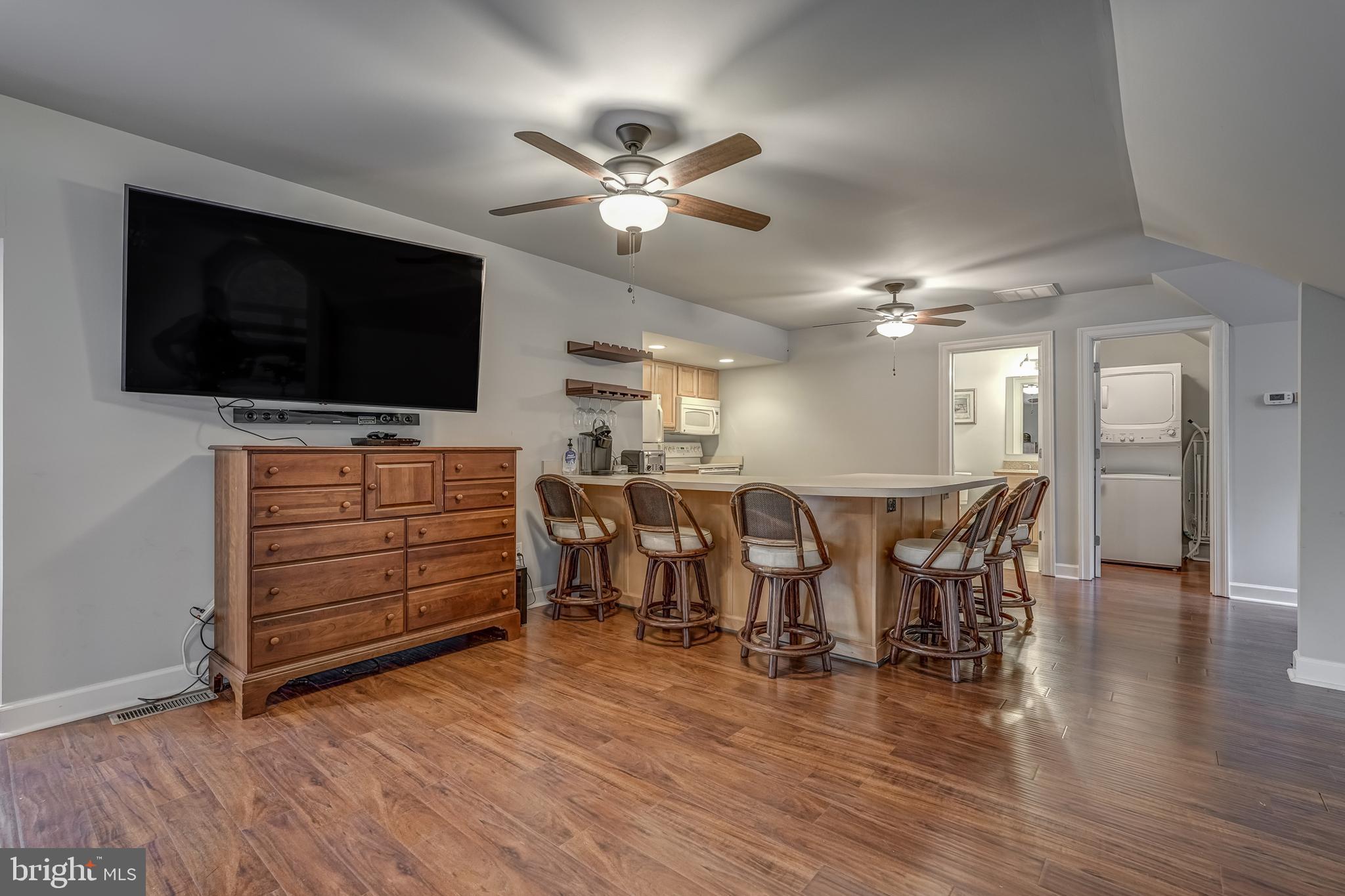 CATS PAW COVE - Residential