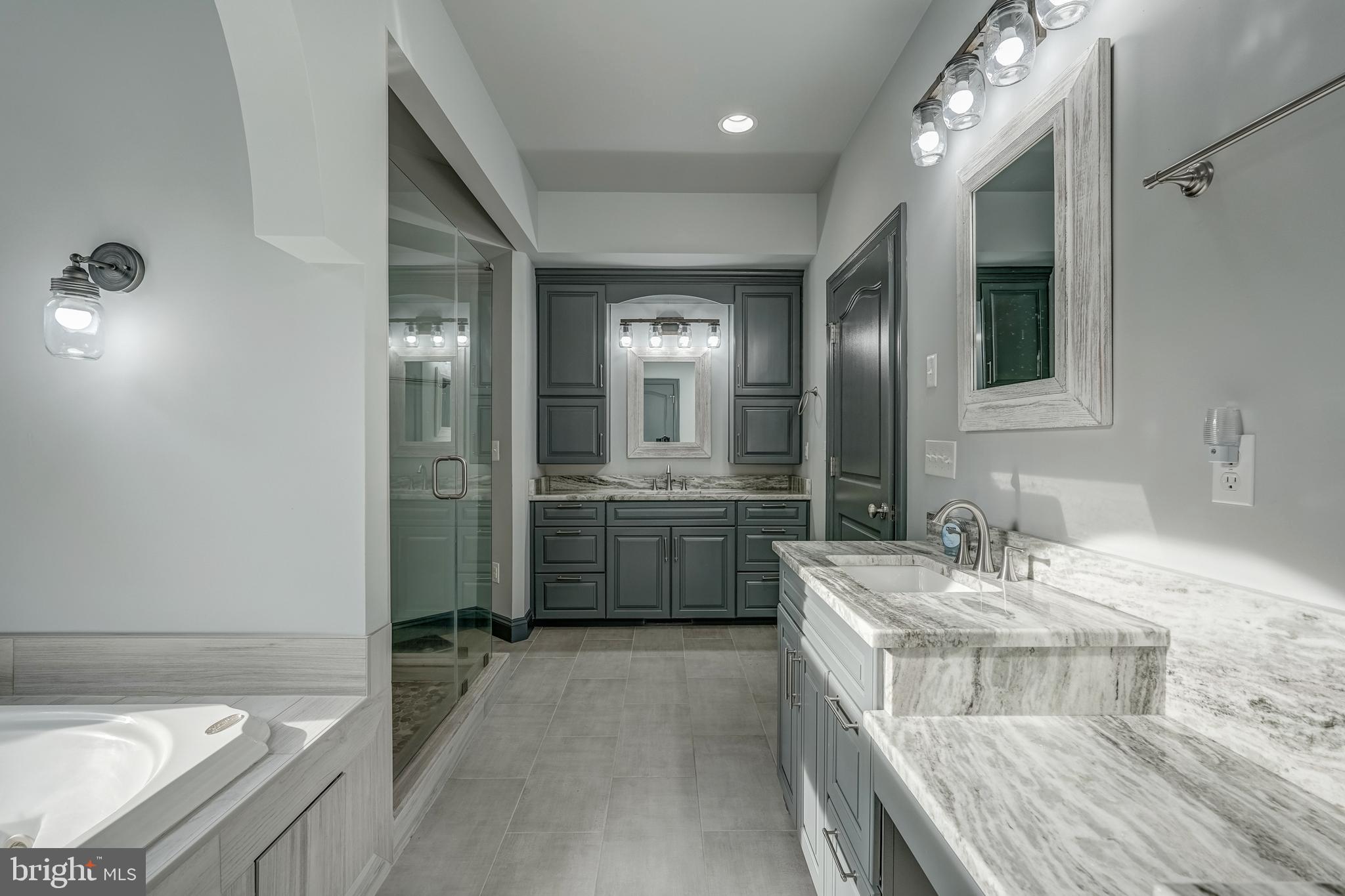 CATS PAW COVE - Residential