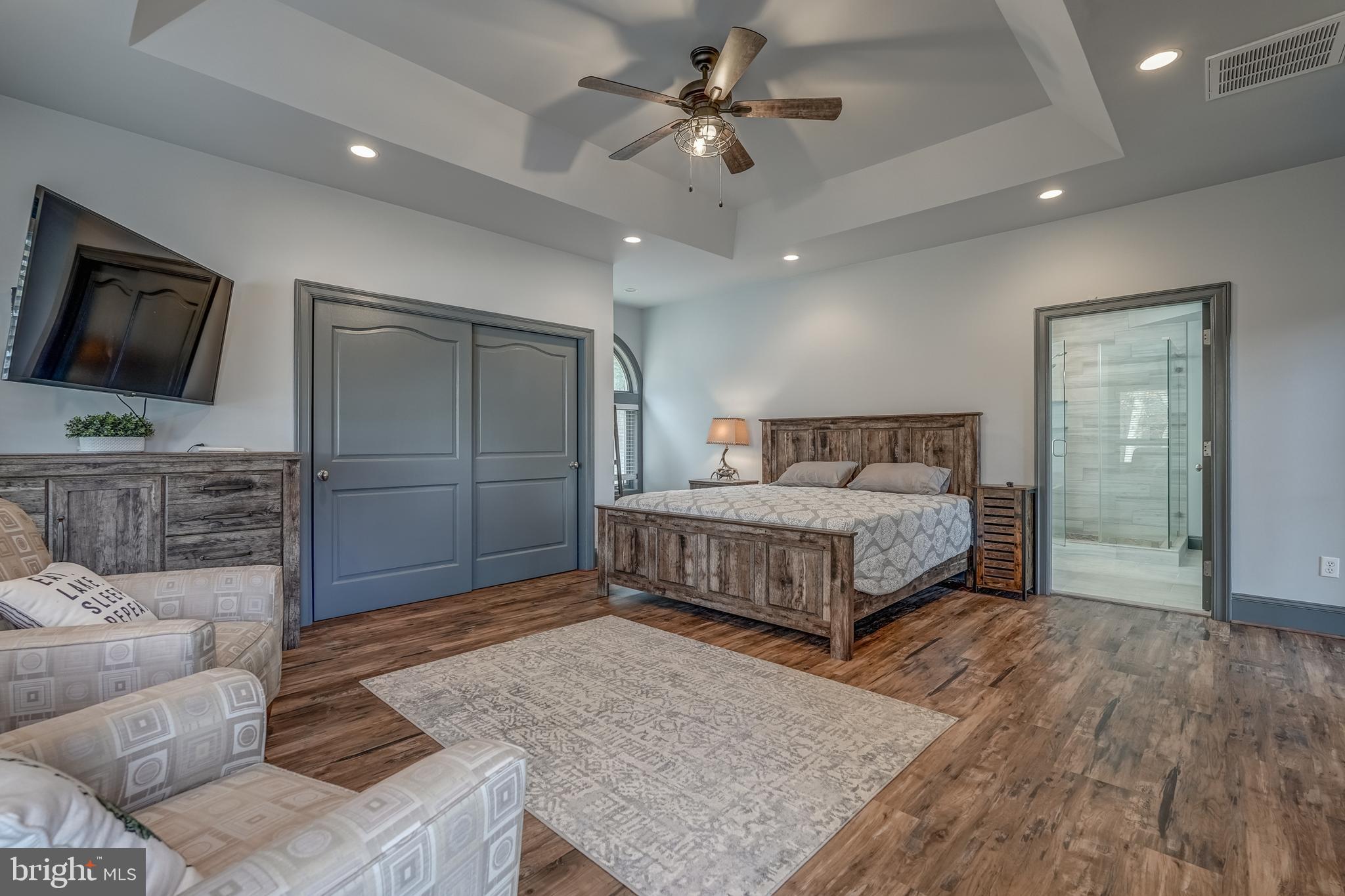 CATS PAW COVE - Residential