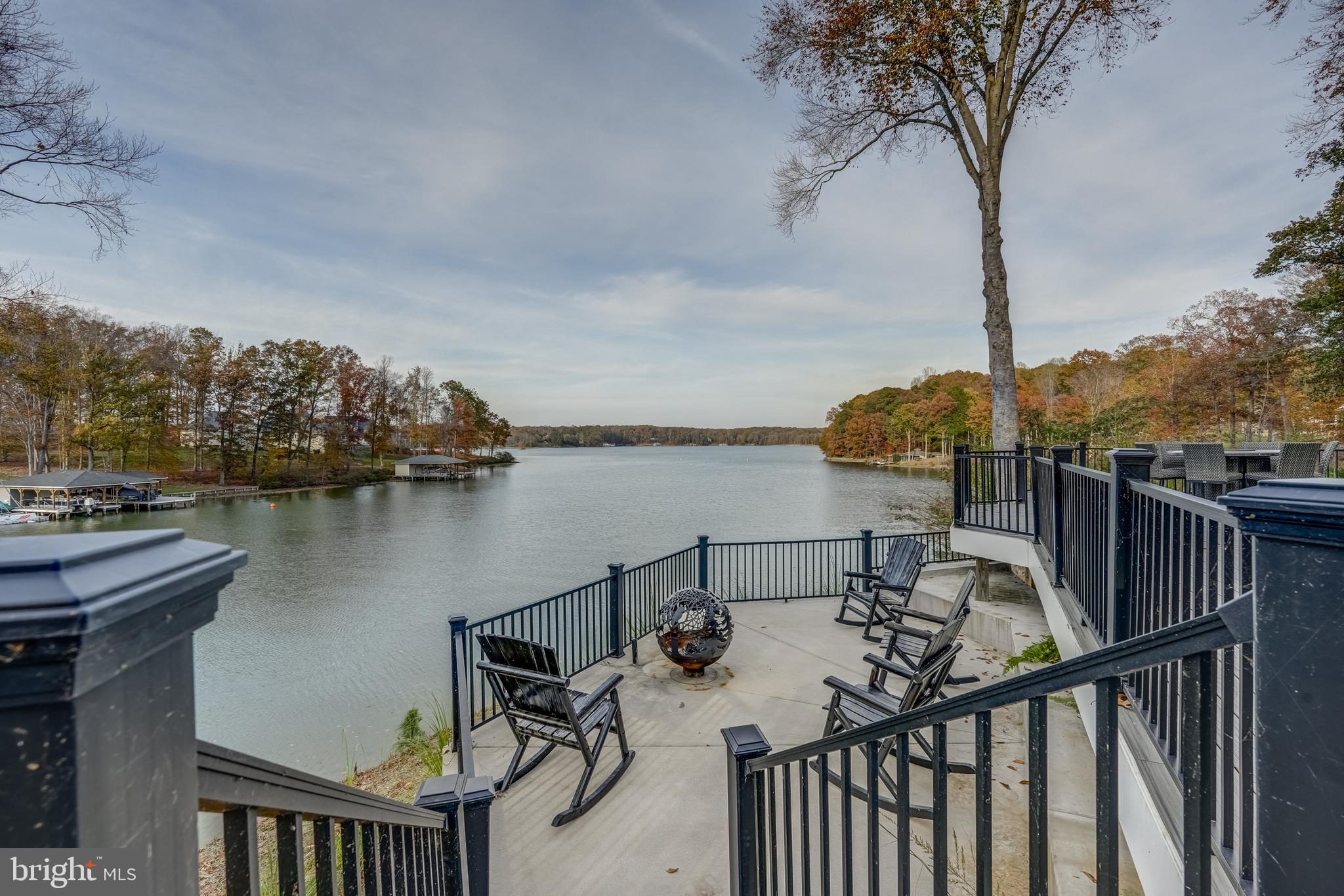 CATS PAW COVE - Residential