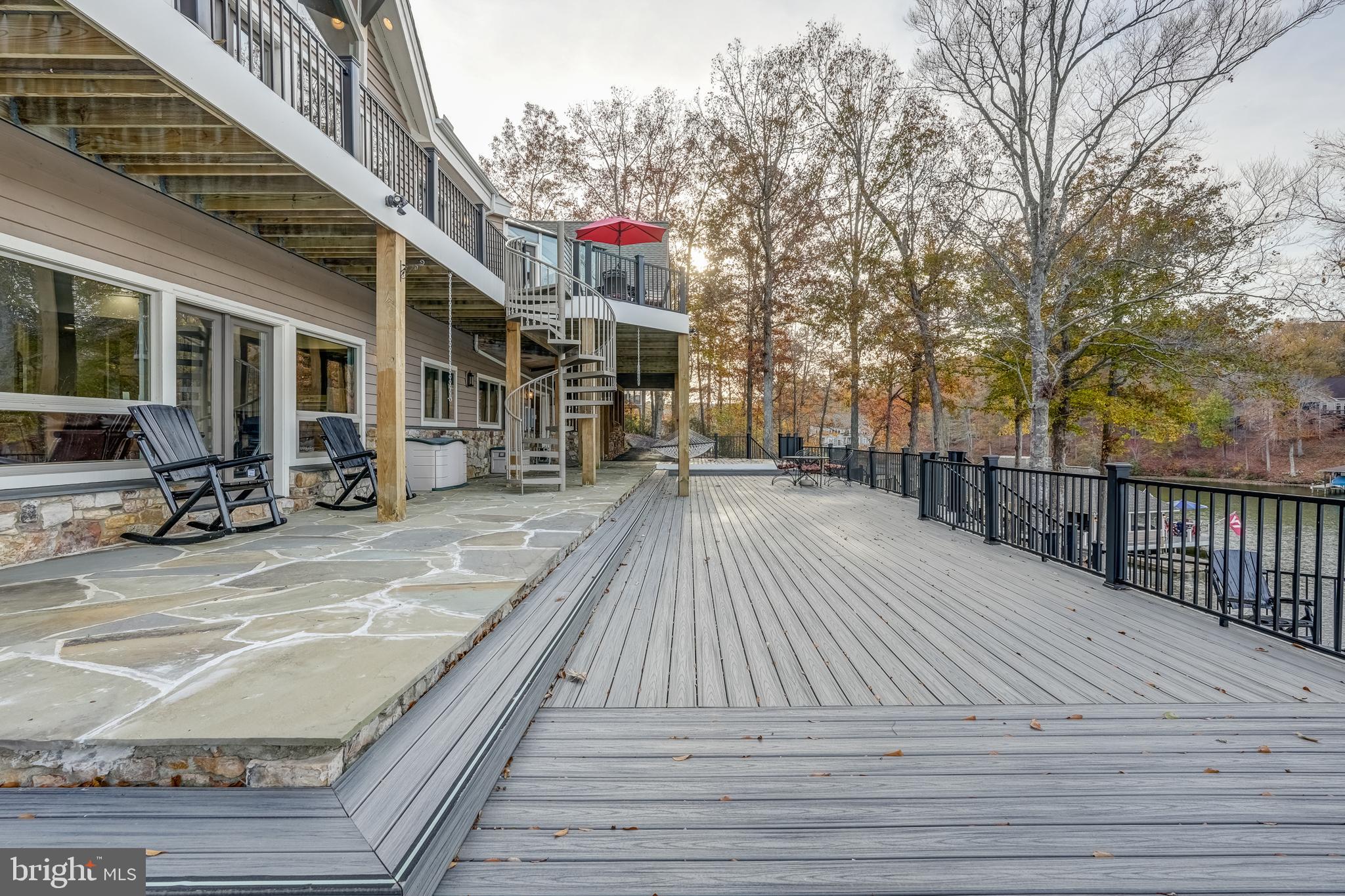 CATS PAW COVE - Residential