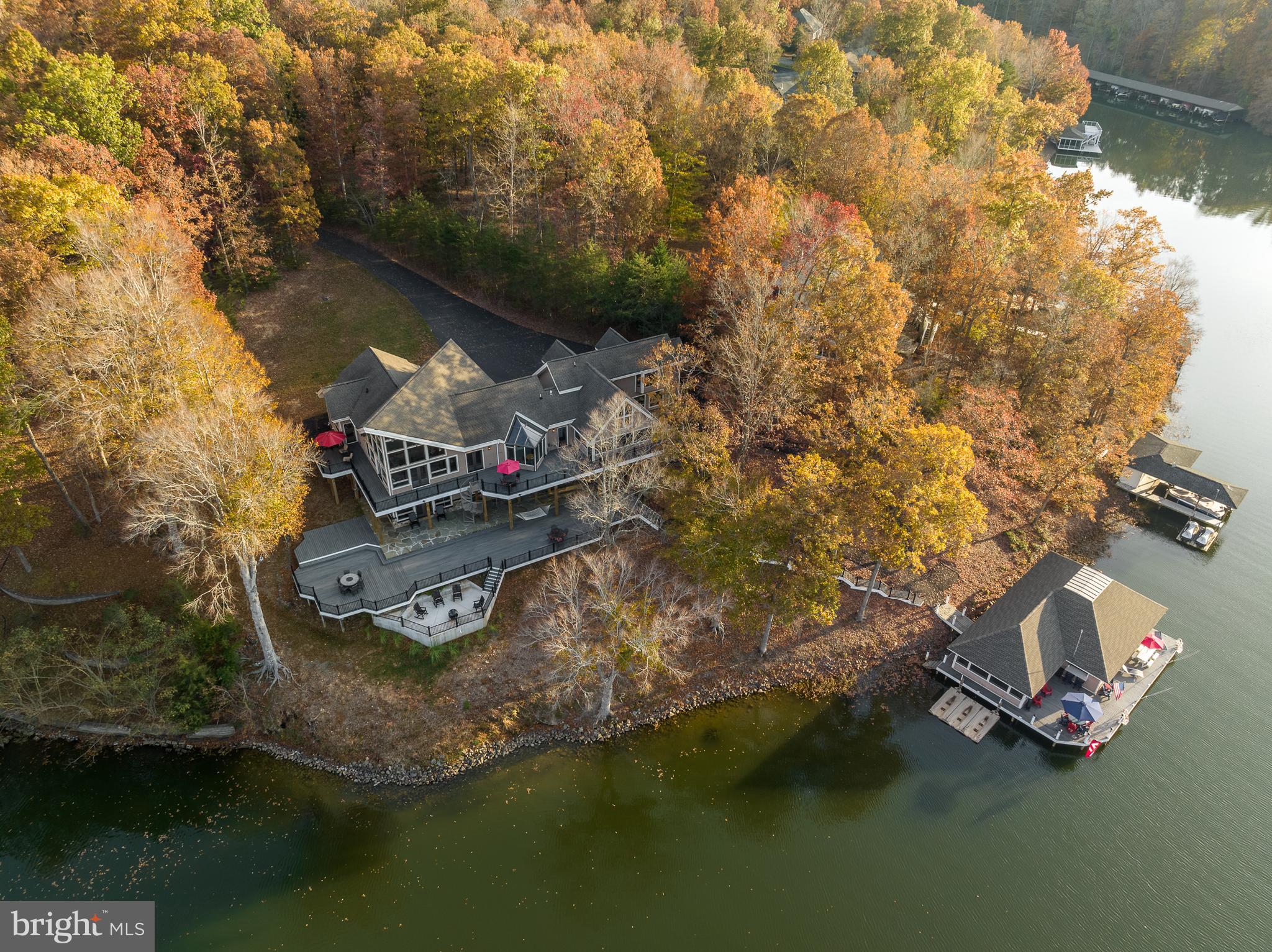 CATS PAW COVE - Residential