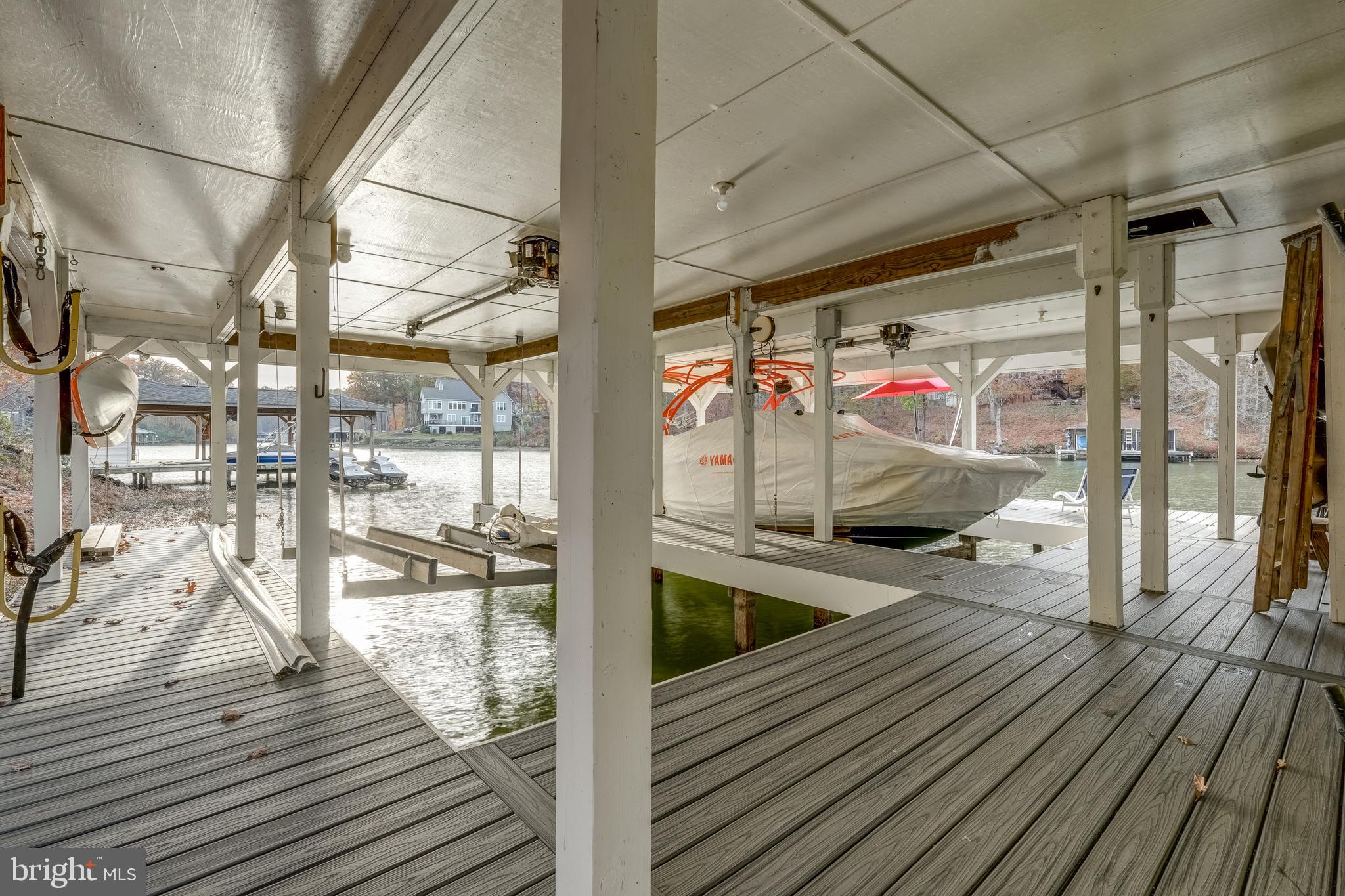 CATS PAW COVE - Residential