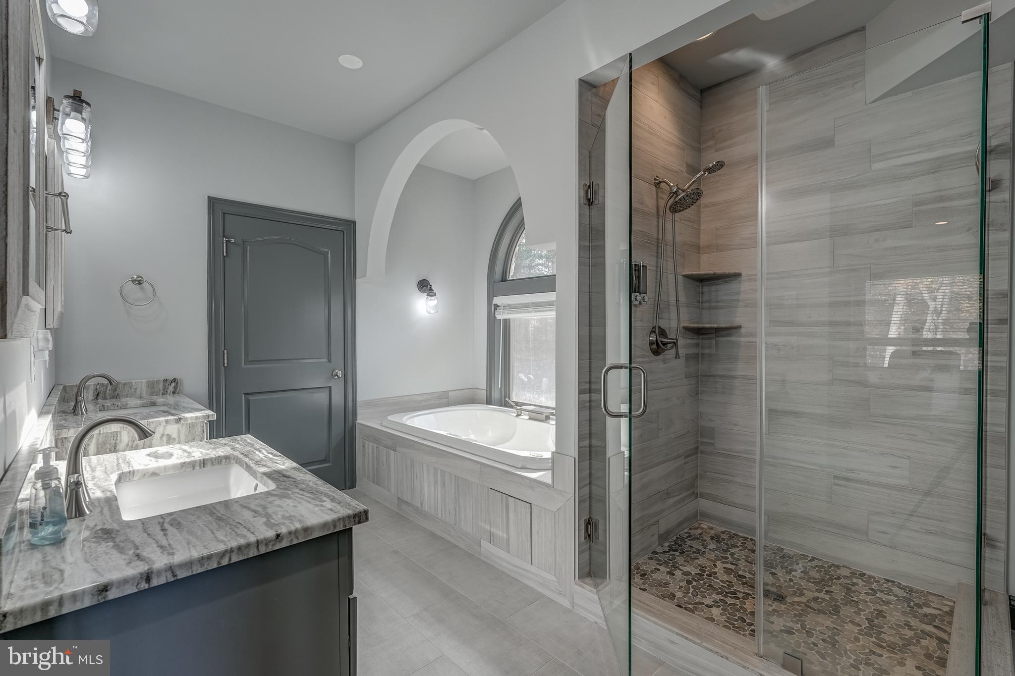 CATS PAW COVE - Residential