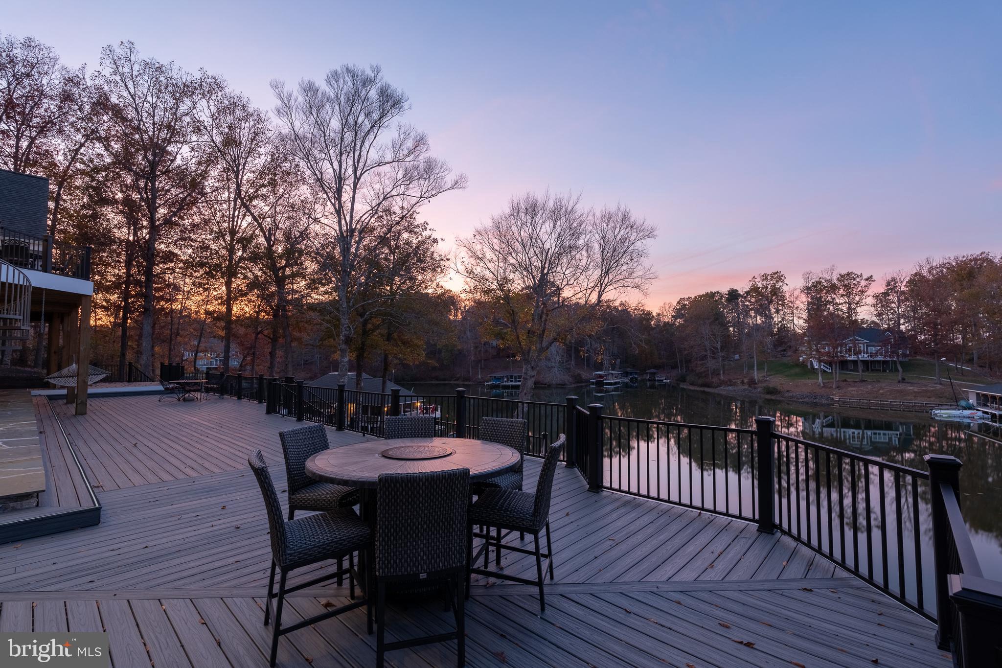 CATS PAW COVE - Residential