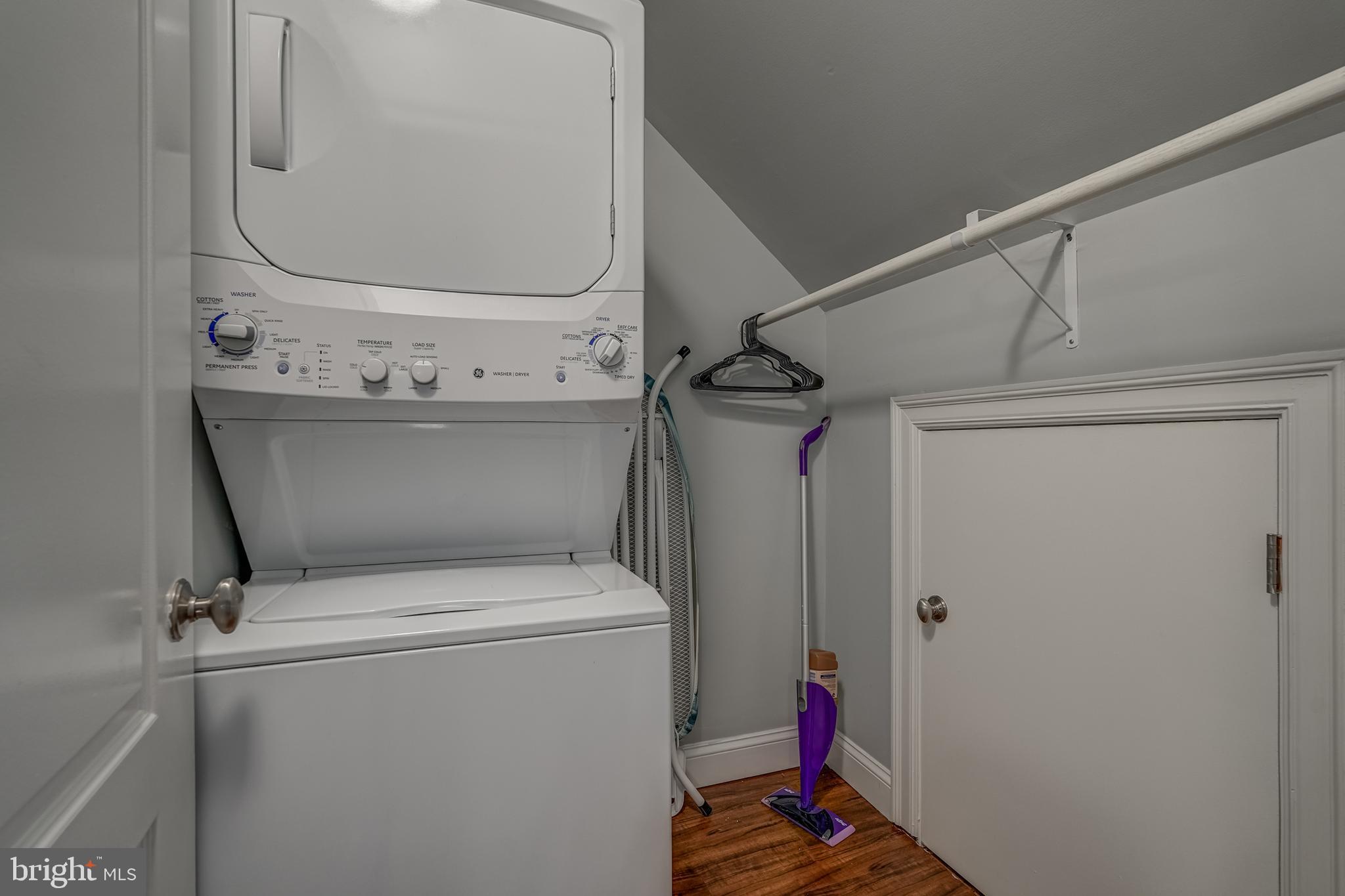 CATS PAW COVE - Residential