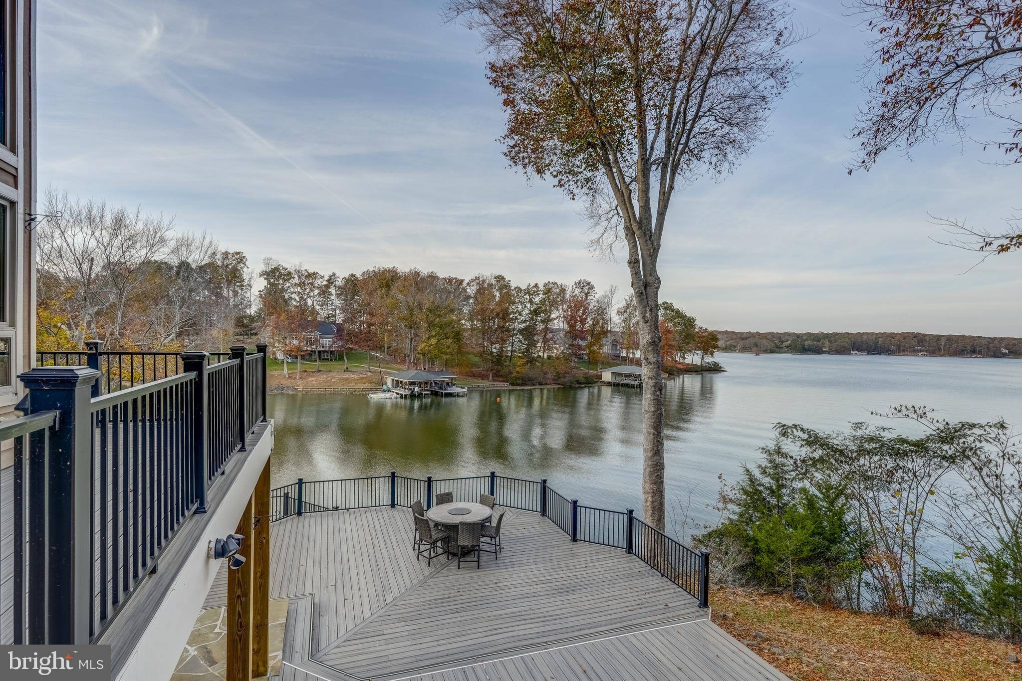 CATS PAW COVE - Residential