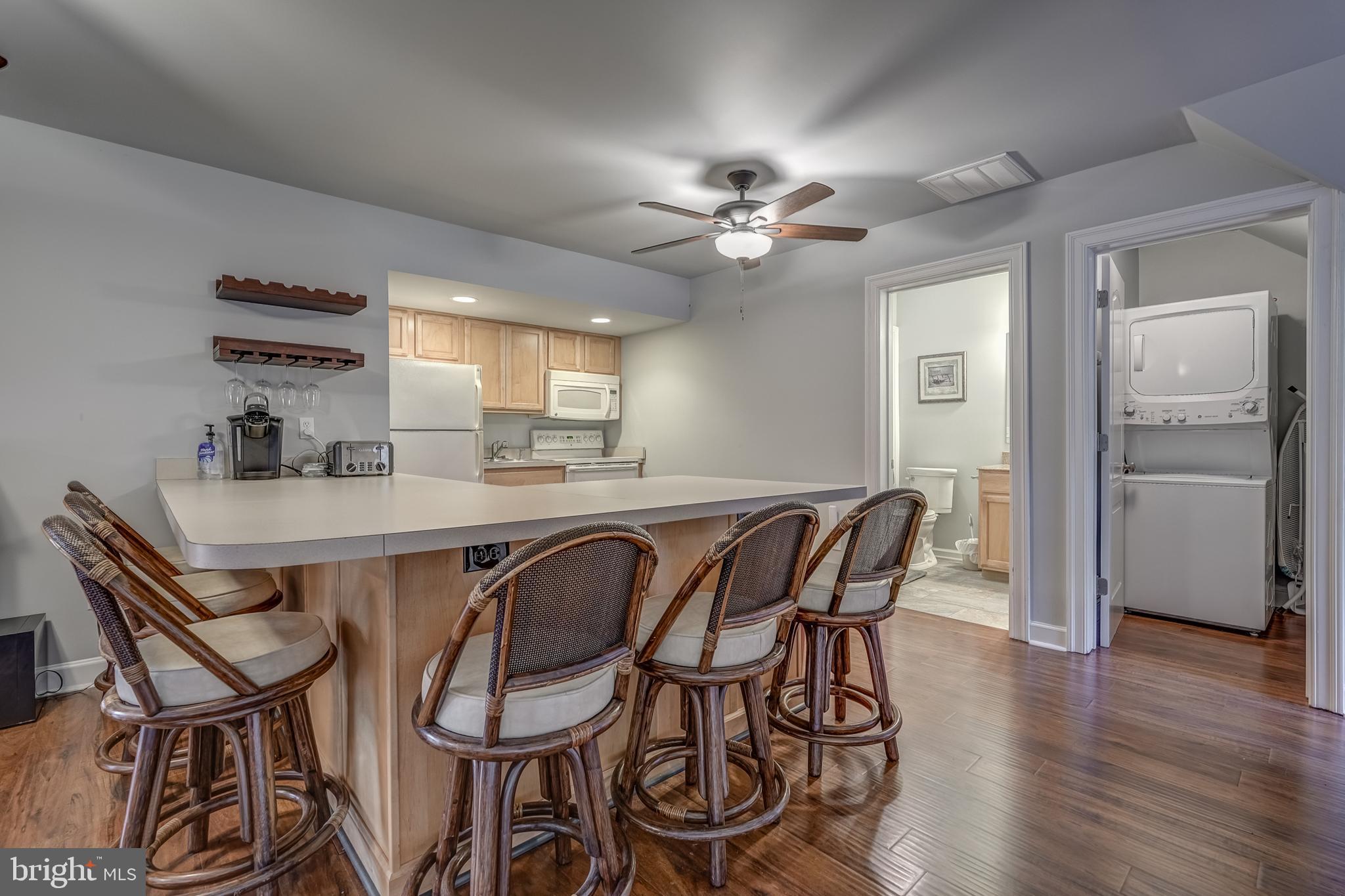 CATS PAW COVE - Residential