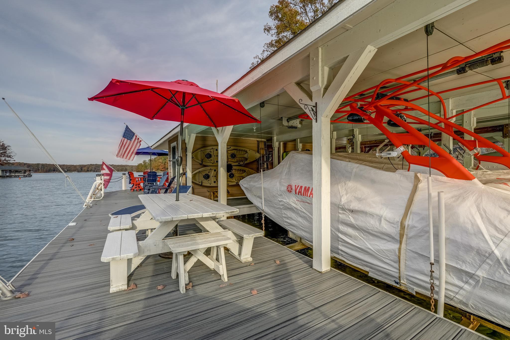 CATS PAW COVE - Residential