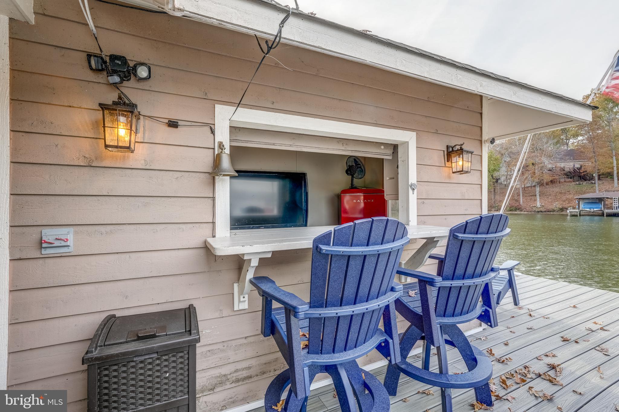 CATS PAW COVE - Residential