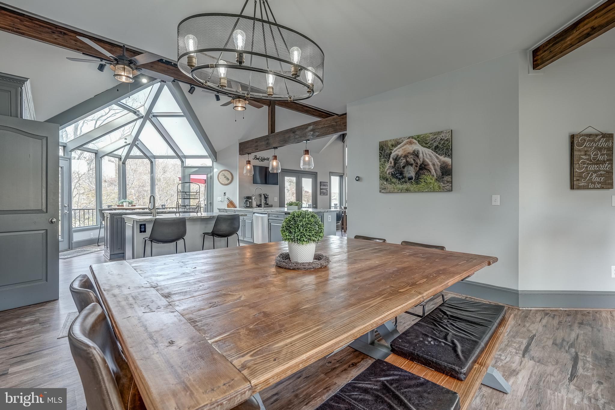 CATS PAW COVE - Residential