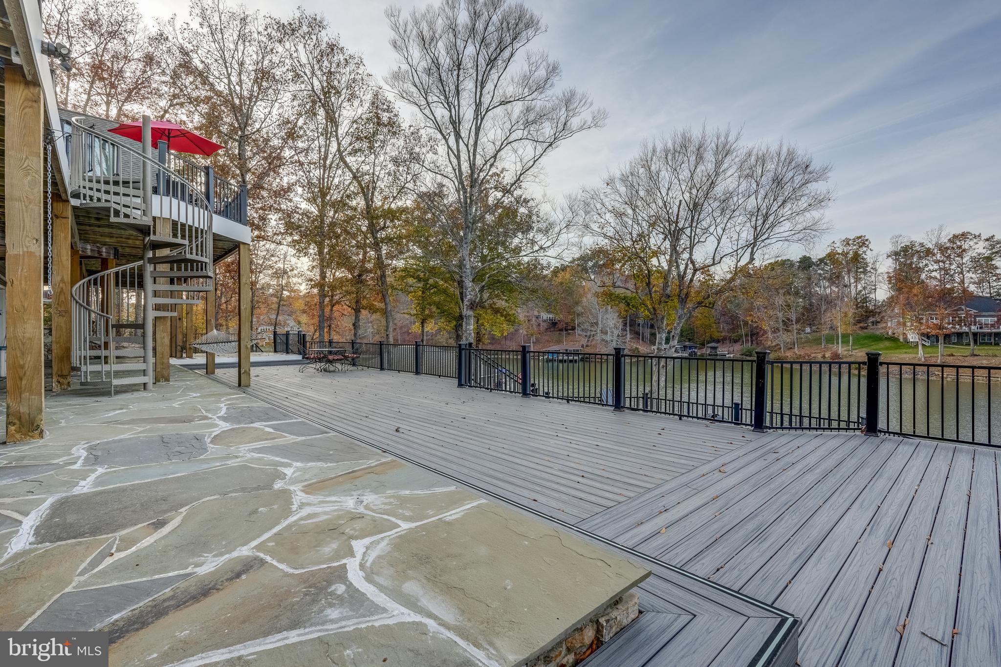 CATS PAW COVE - Residential