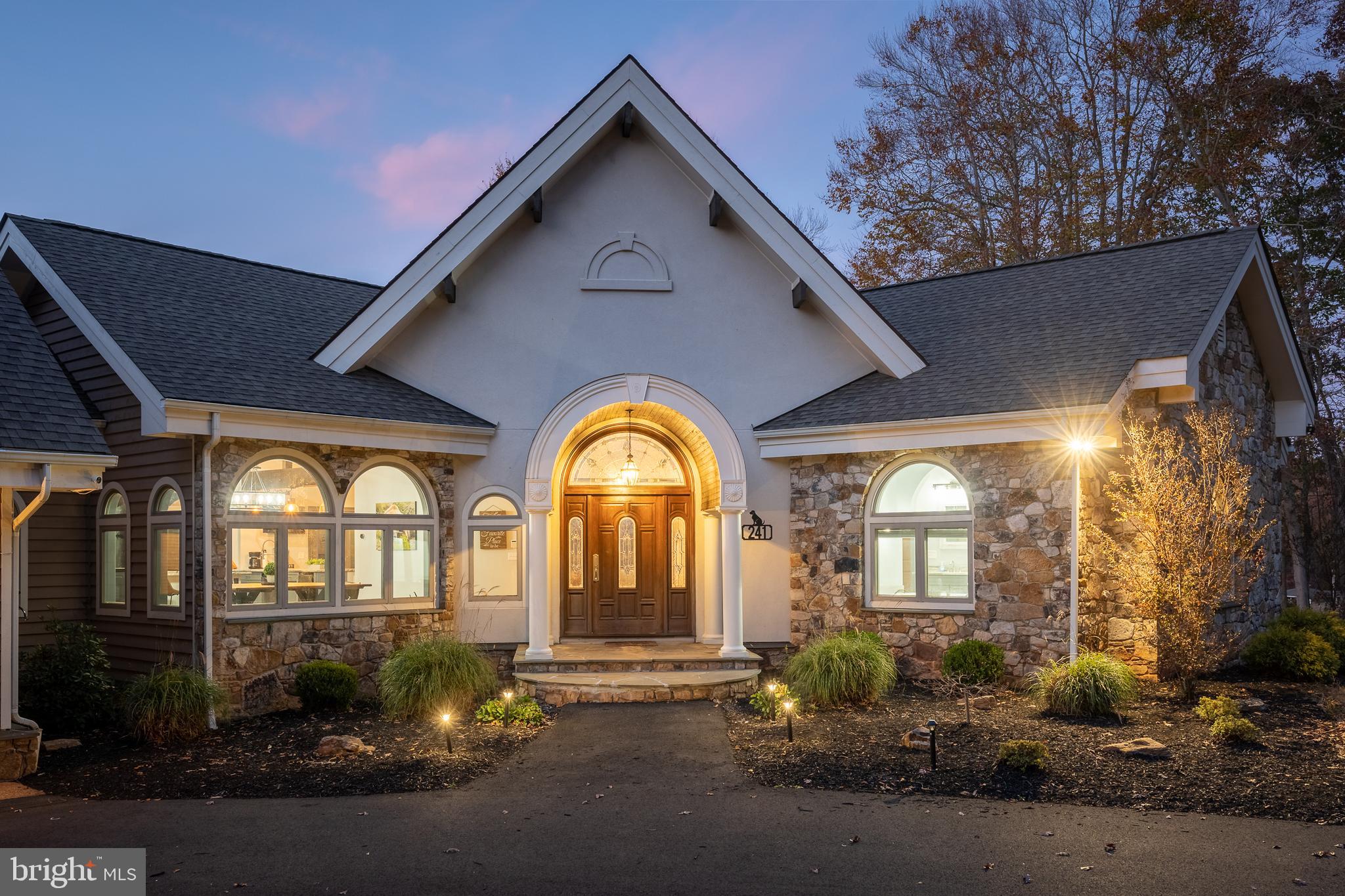 CATS PAW COVE - Residential