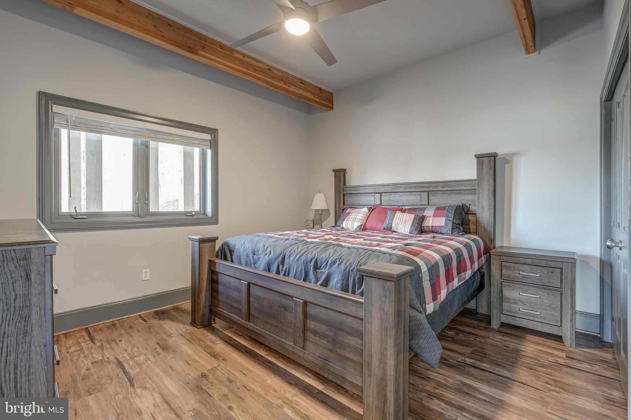 CATS PAW COVE - Residential