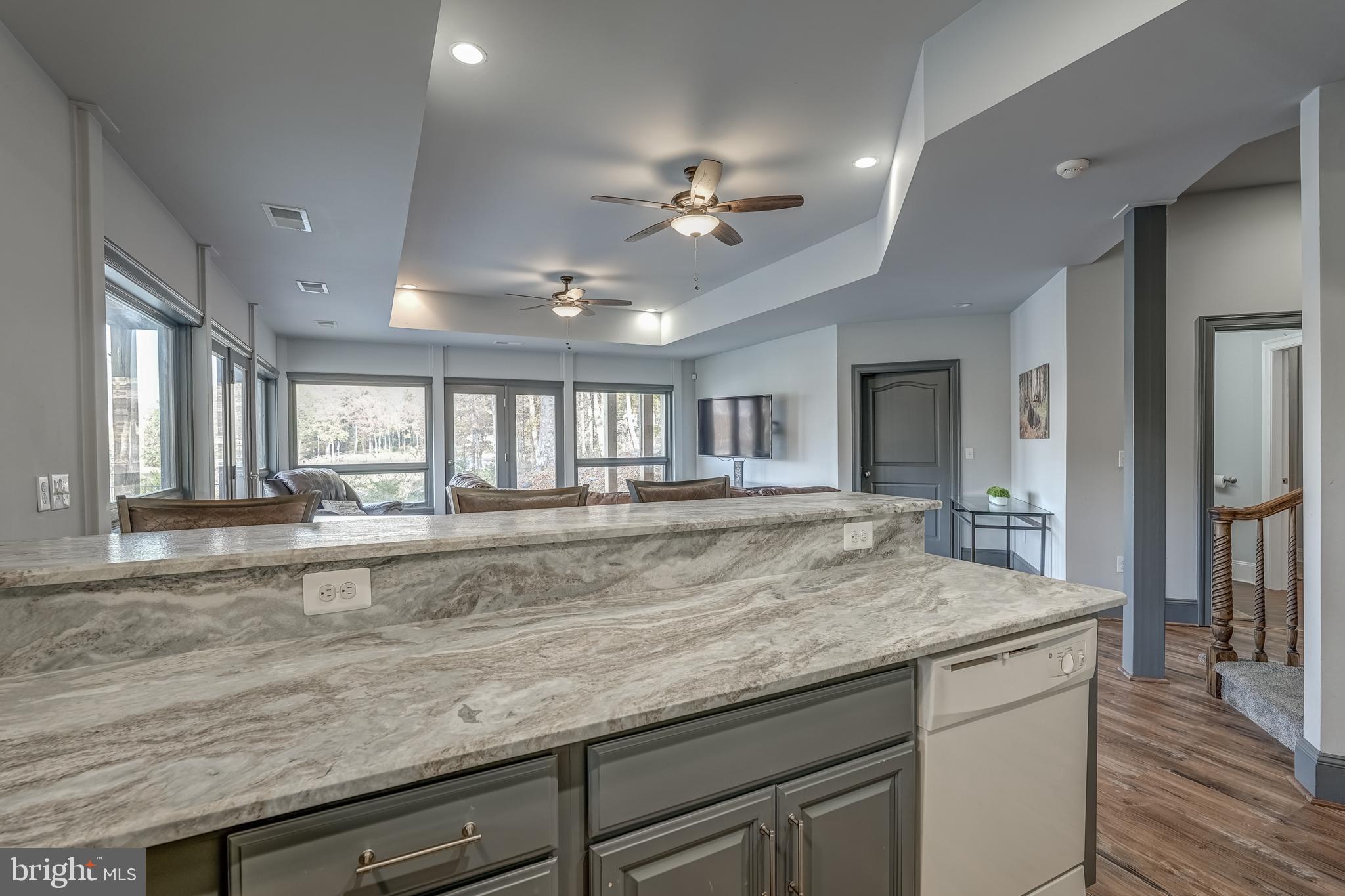 CATS PAW COVE - Residential