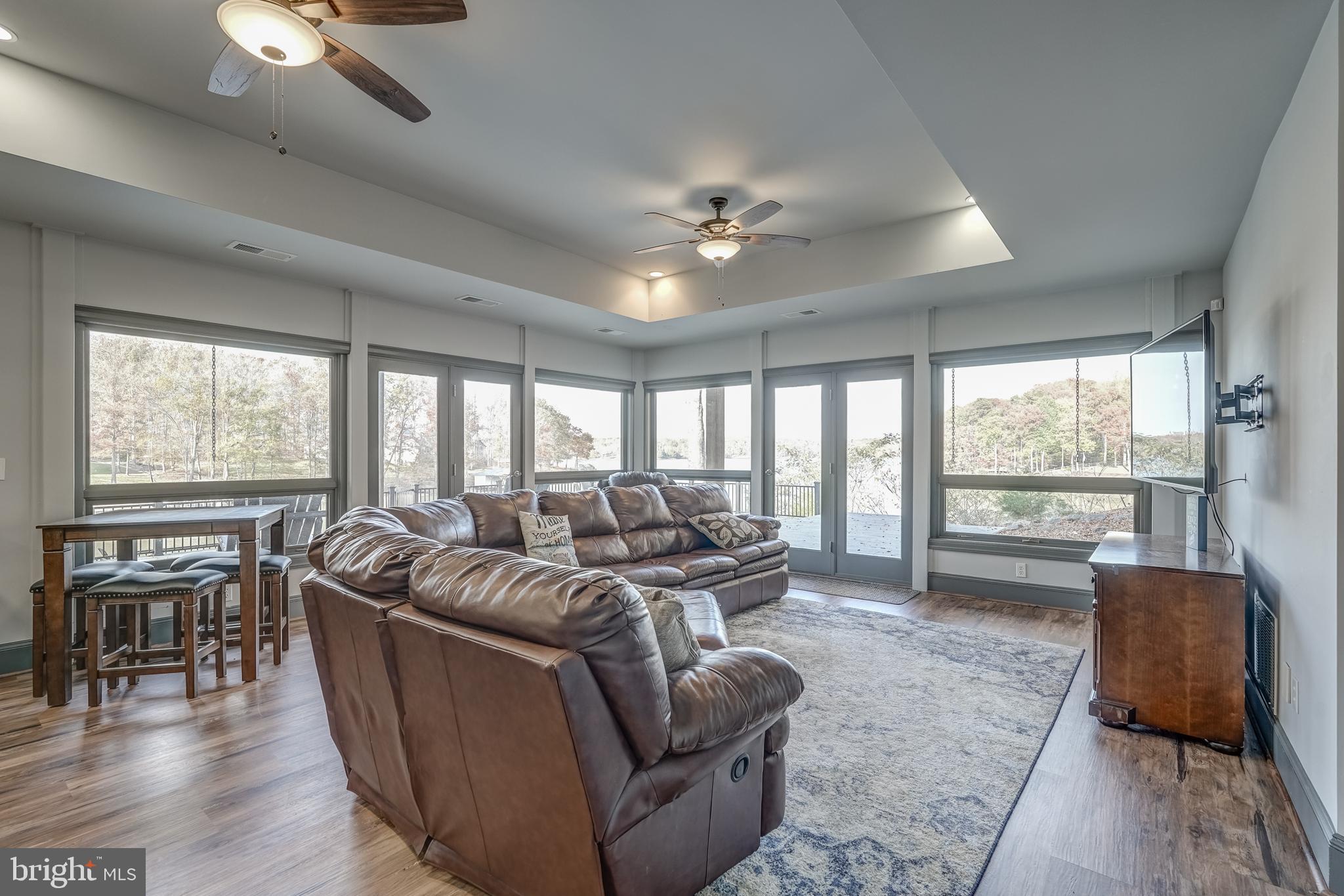 CATS PAW COVE - Residential