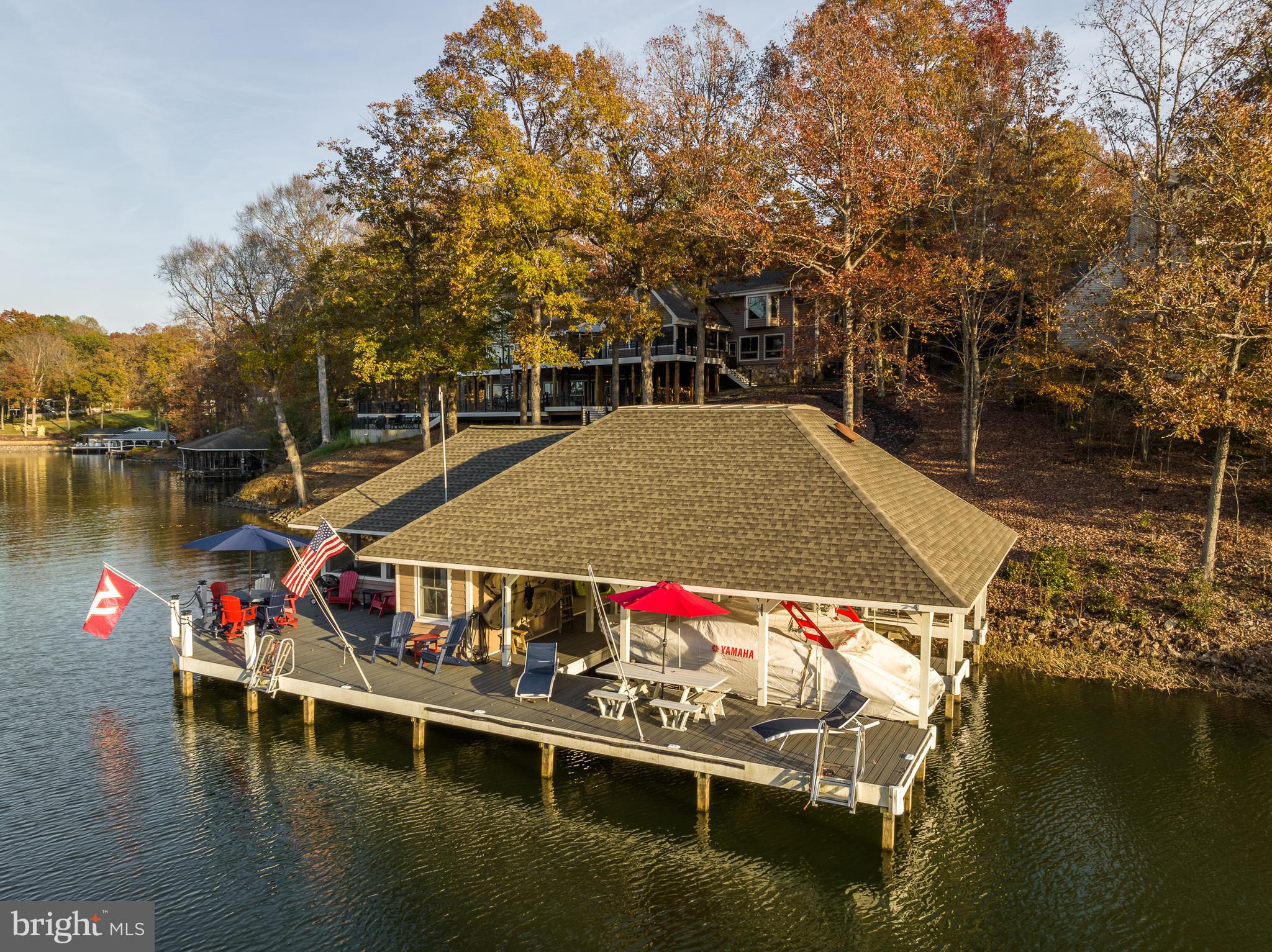 CATS PAW COVE - Residential