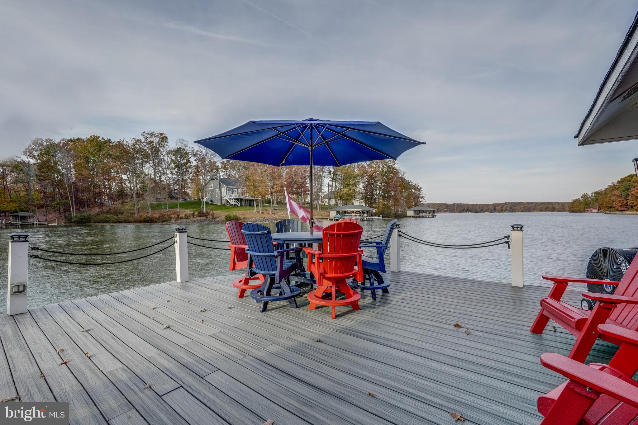 CATS PAW COVE - Residential