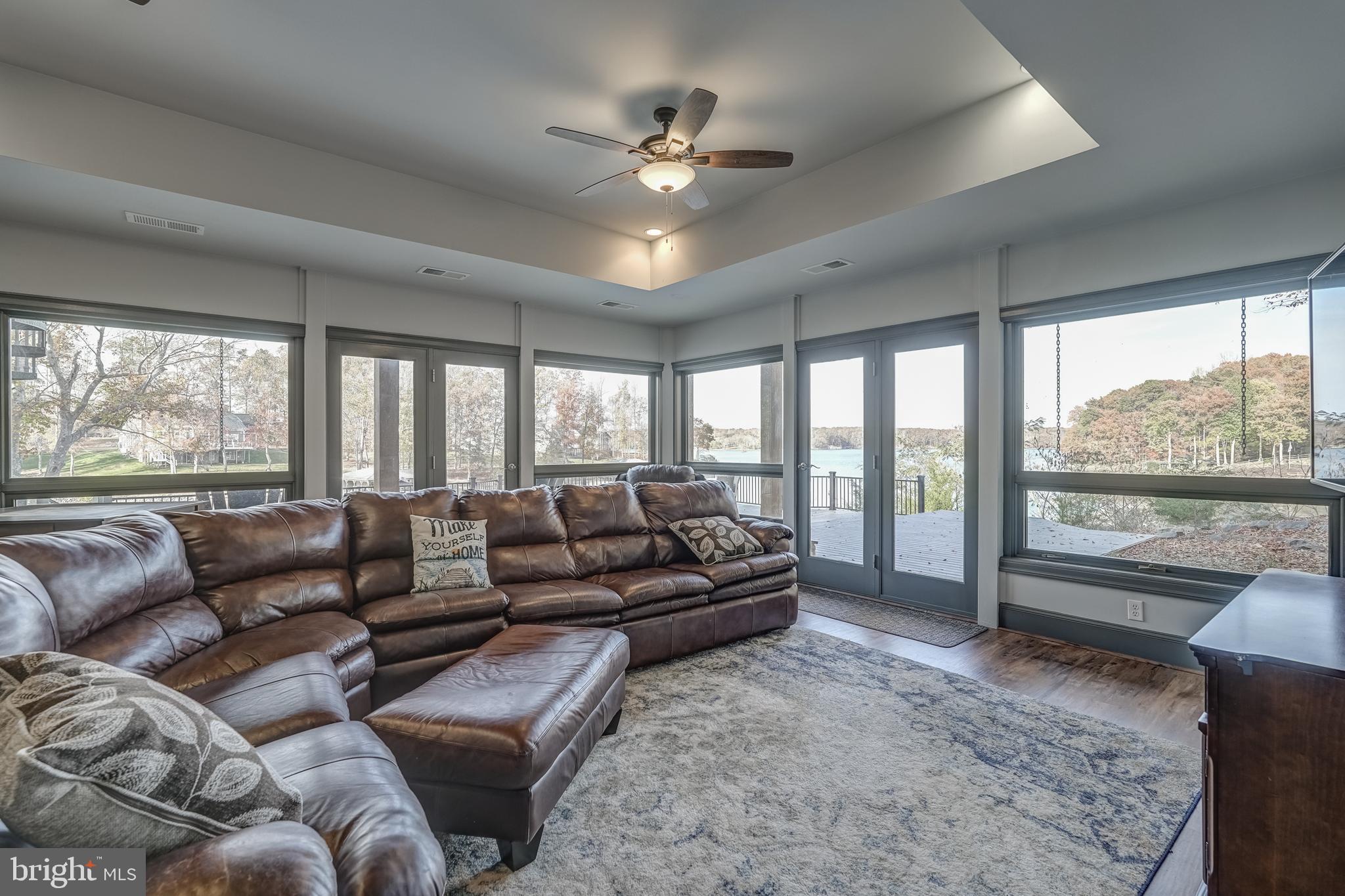 CATS PAW COVE - Residential