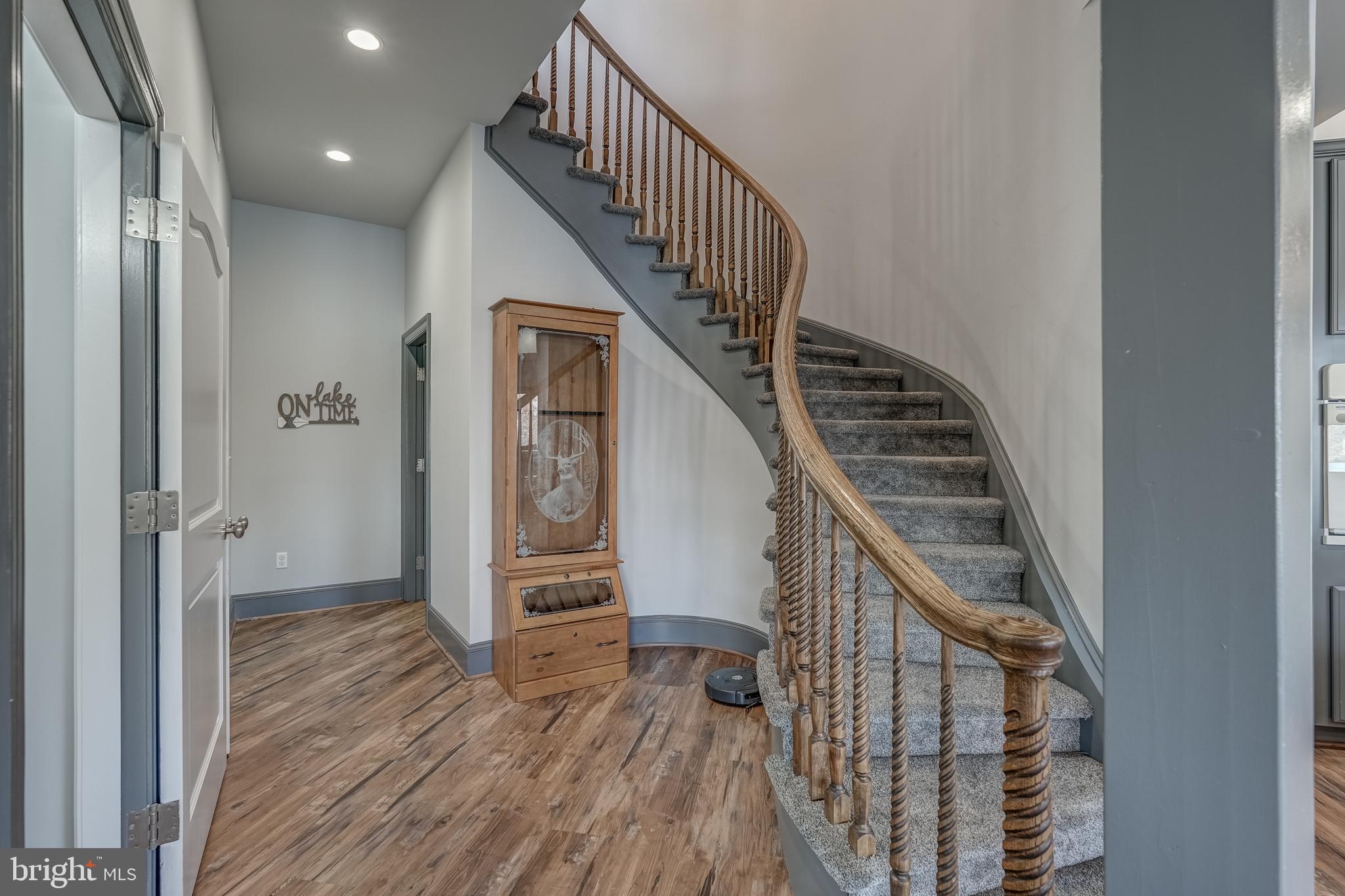 CATS PAW COVE - Residential