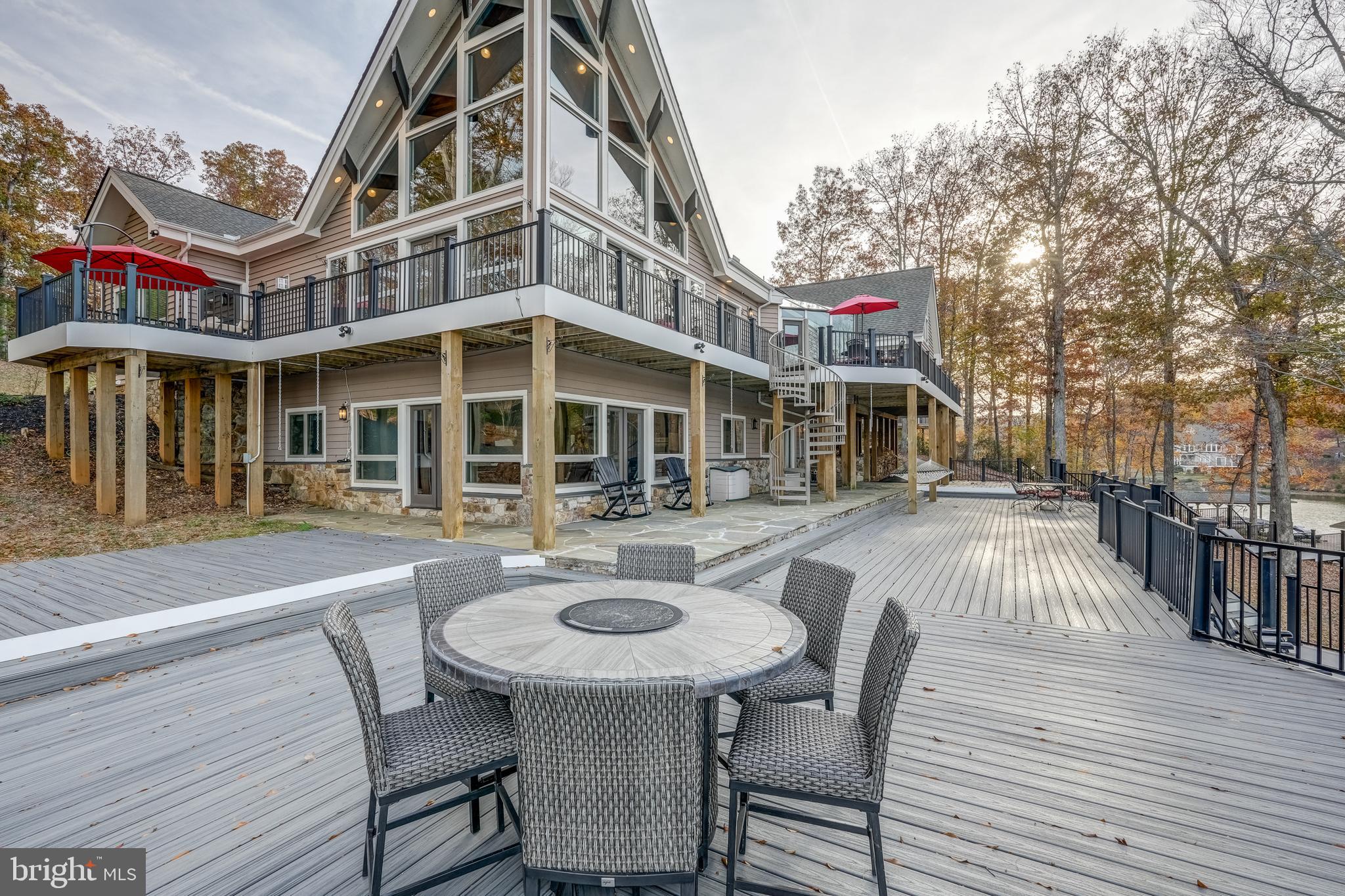 CATS PAW COVE - Residential