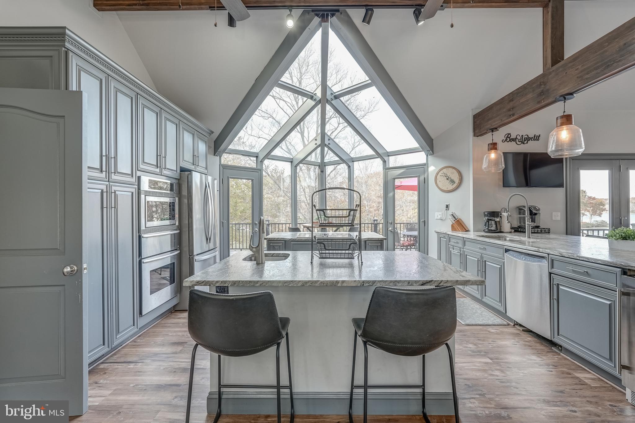 CATS PAW COVE - Residential