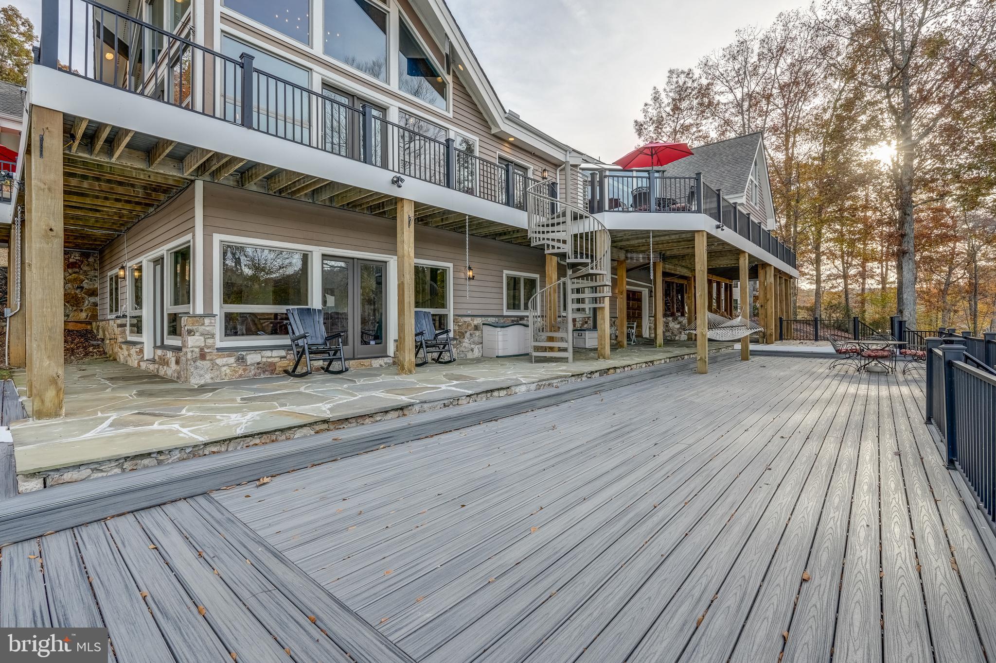 CATS PAW COVE - Residential