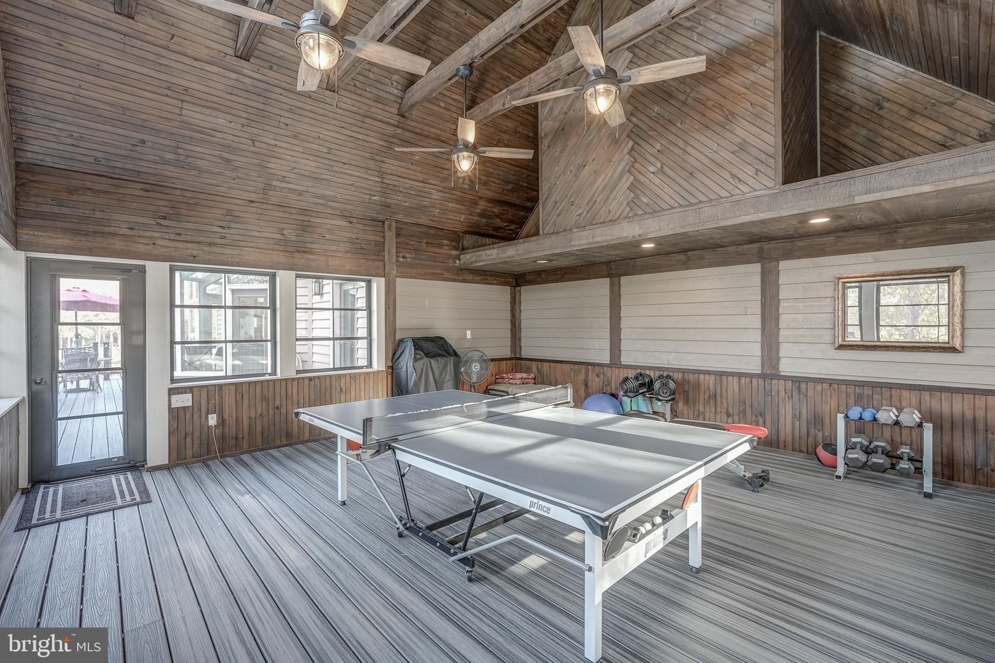 CATS PAW COVE - Residential