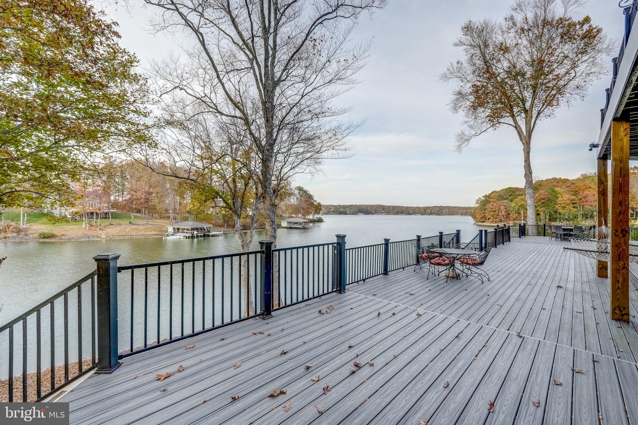 CATS PAW COVE - Residential