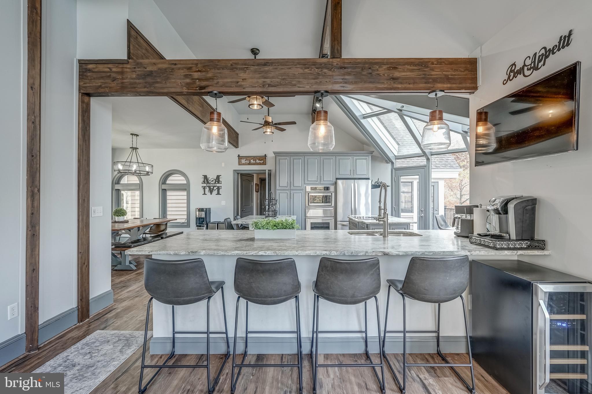 CATS PAW COVE - Residential