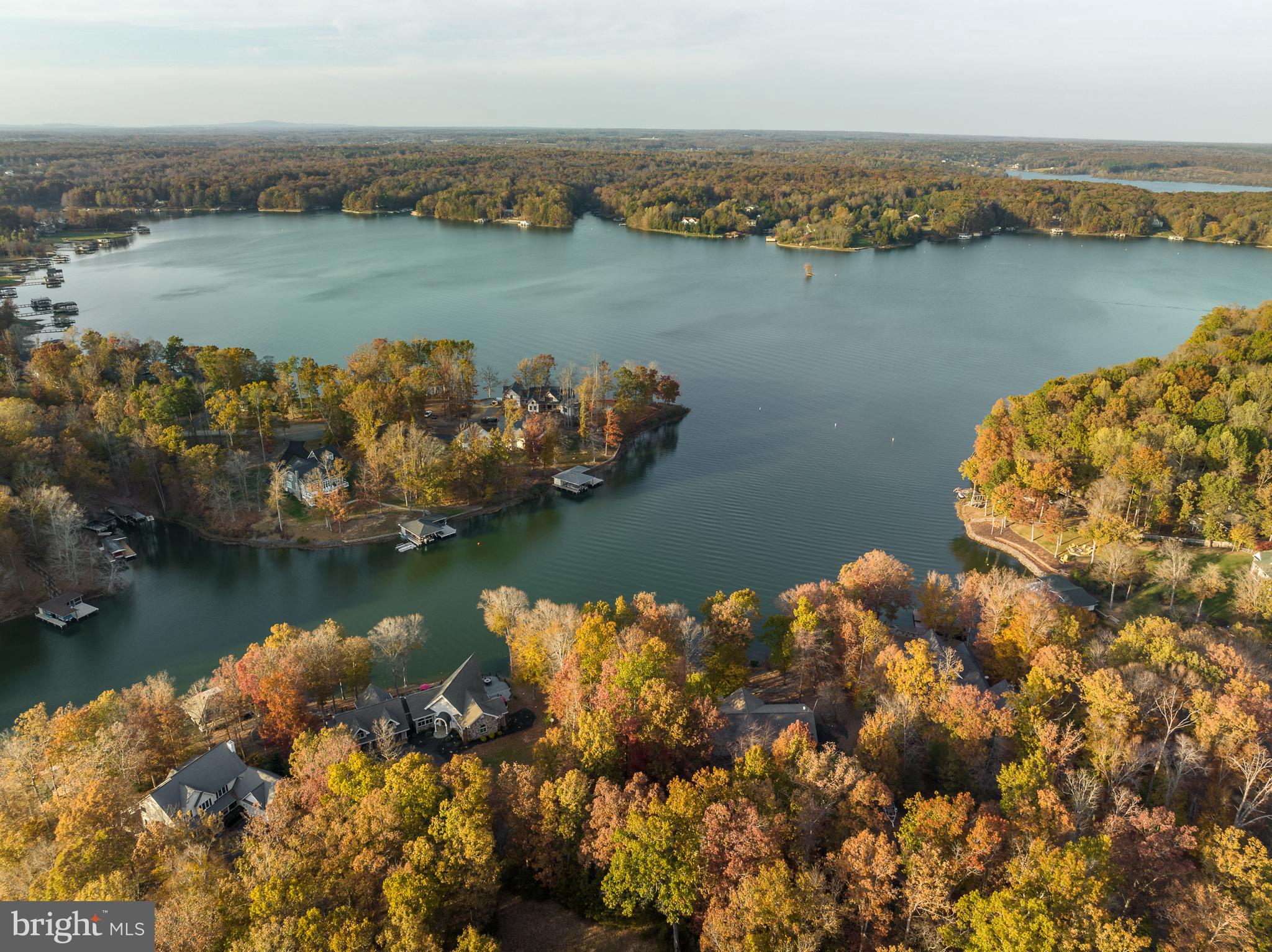 CATS PAW COVE - Residential