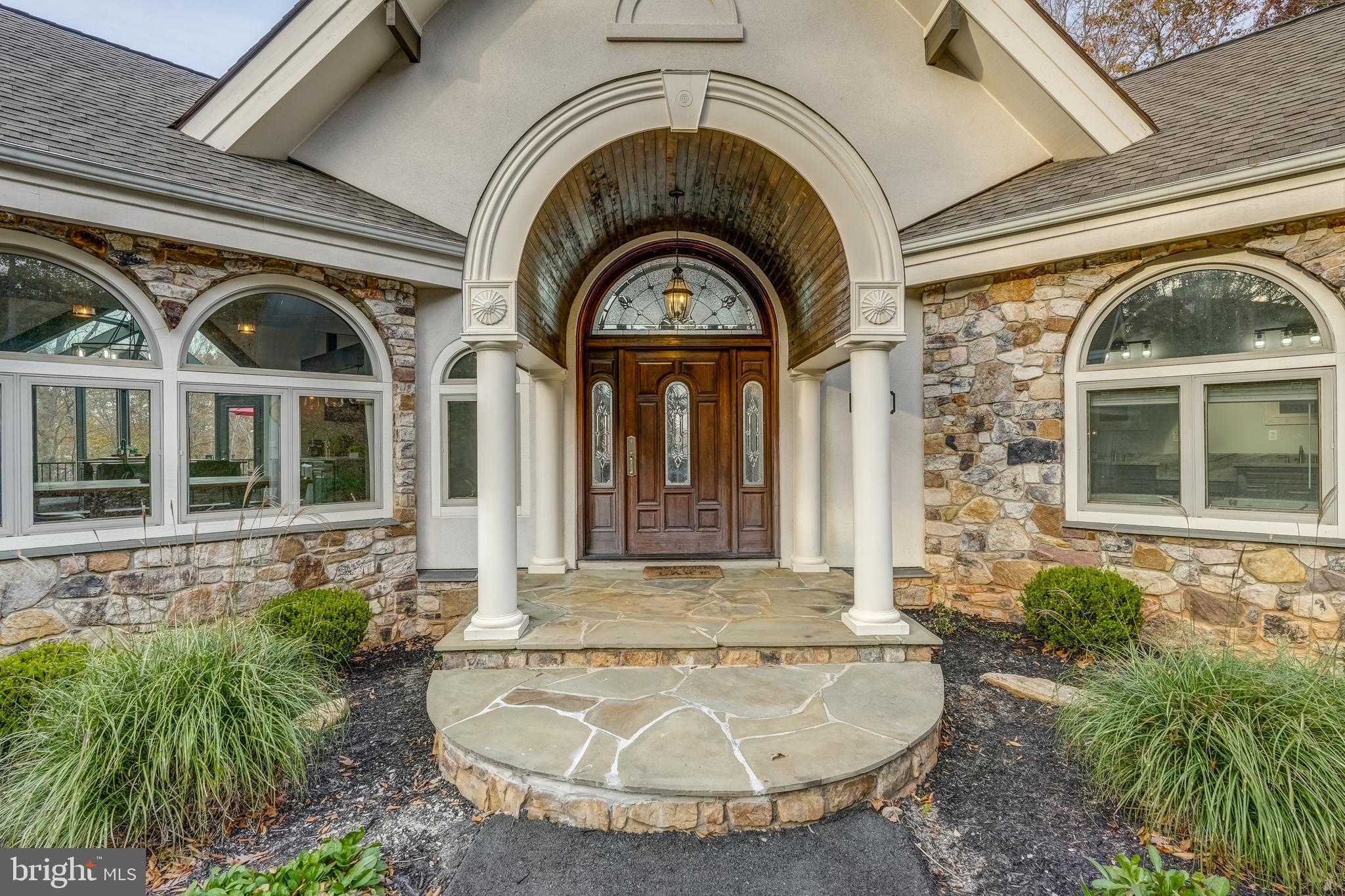 CATS PAW COVE - Residential