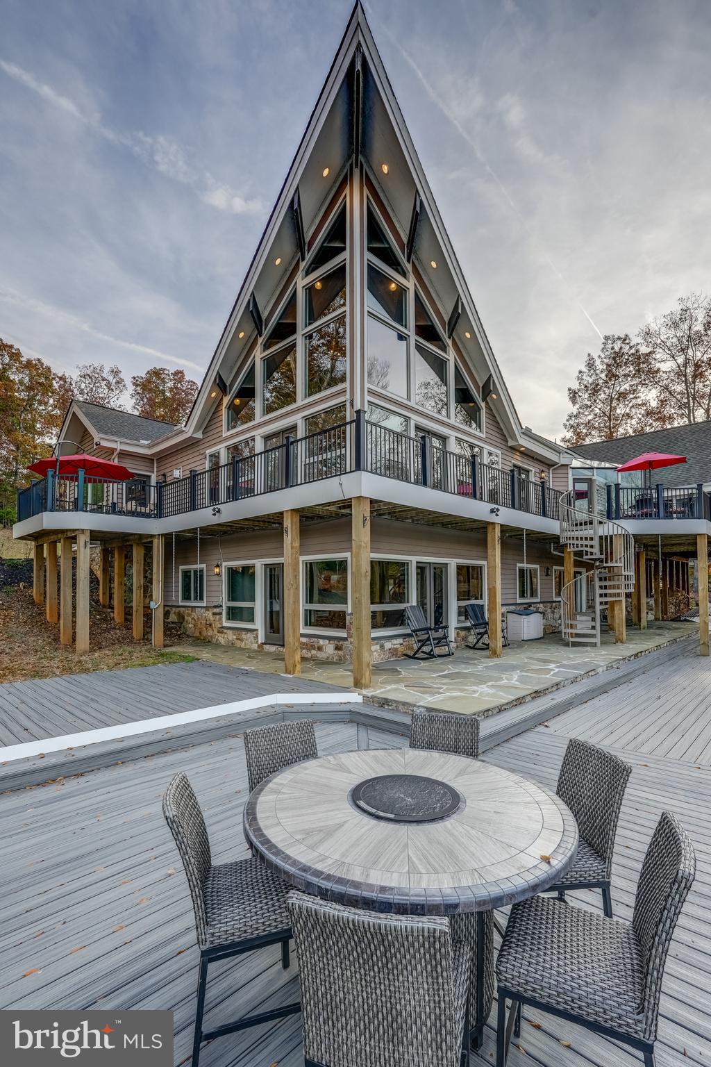 CATS PAW COVE - Residential