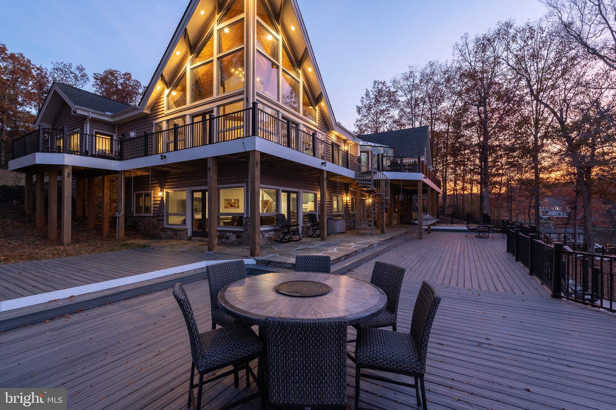 CATS PAW COVE - Residential