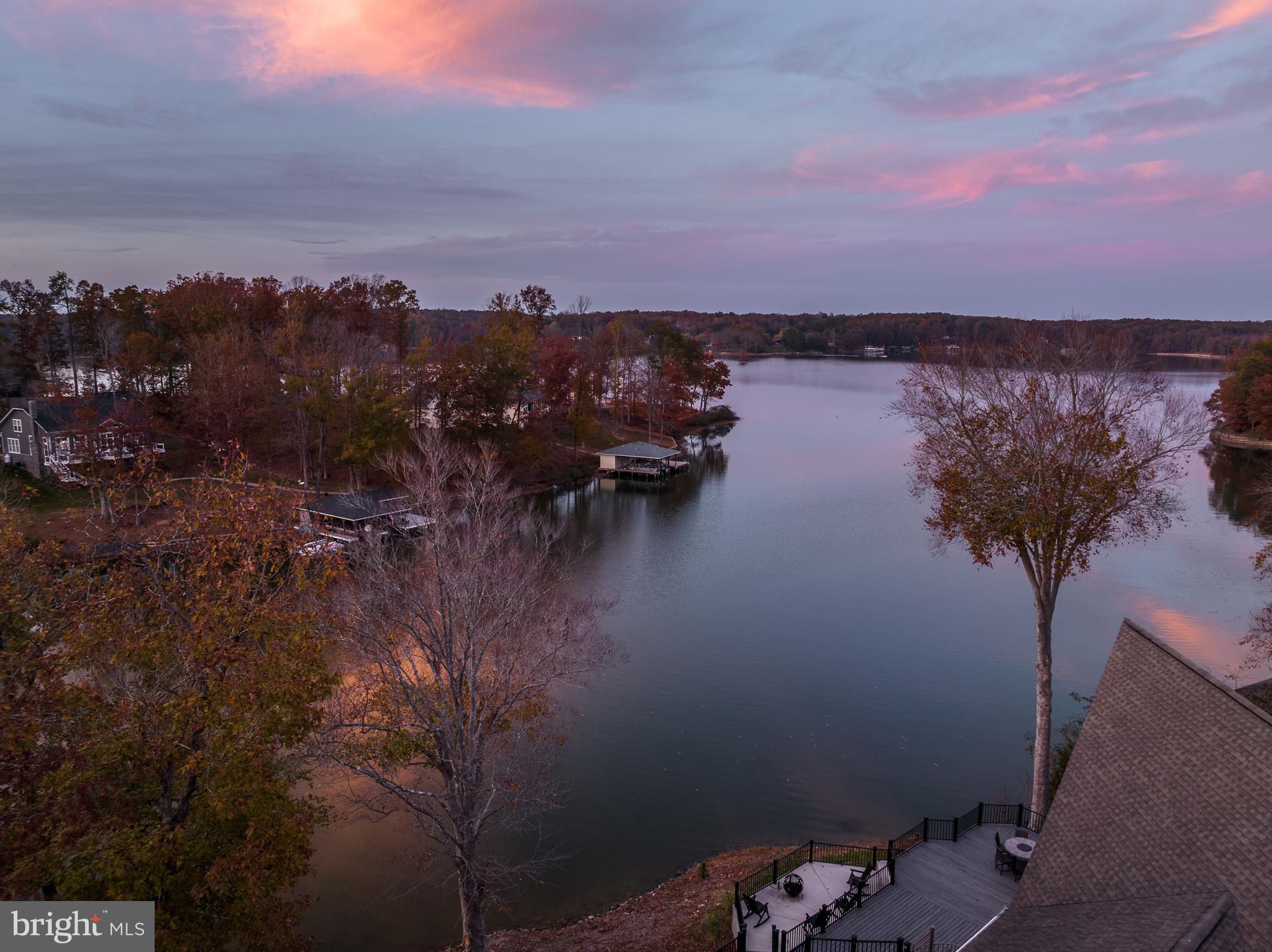 CATS PAW COVE - Residential