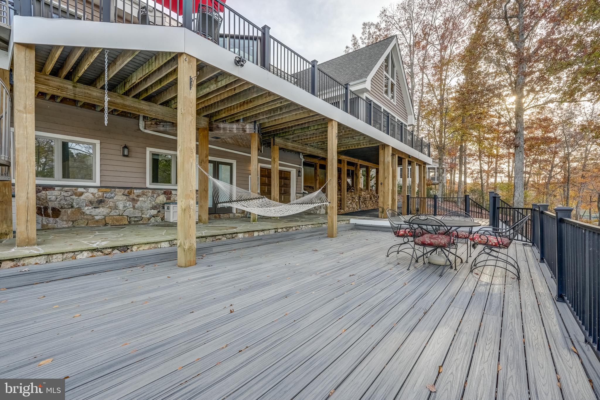 CATS PAW COVE - Residential