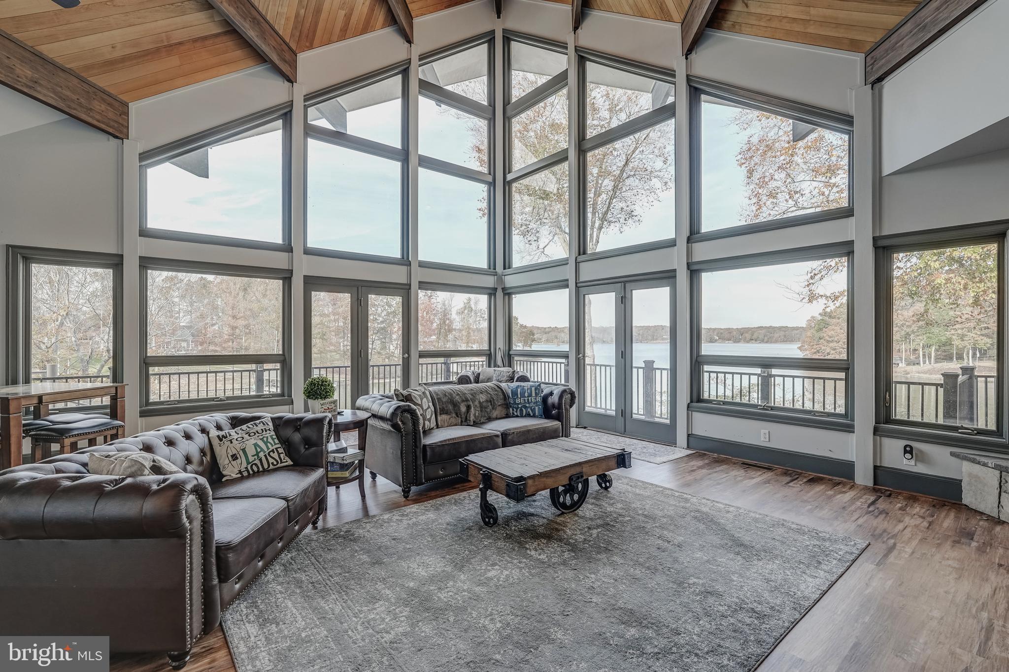 CATS PAW COVE - Residential