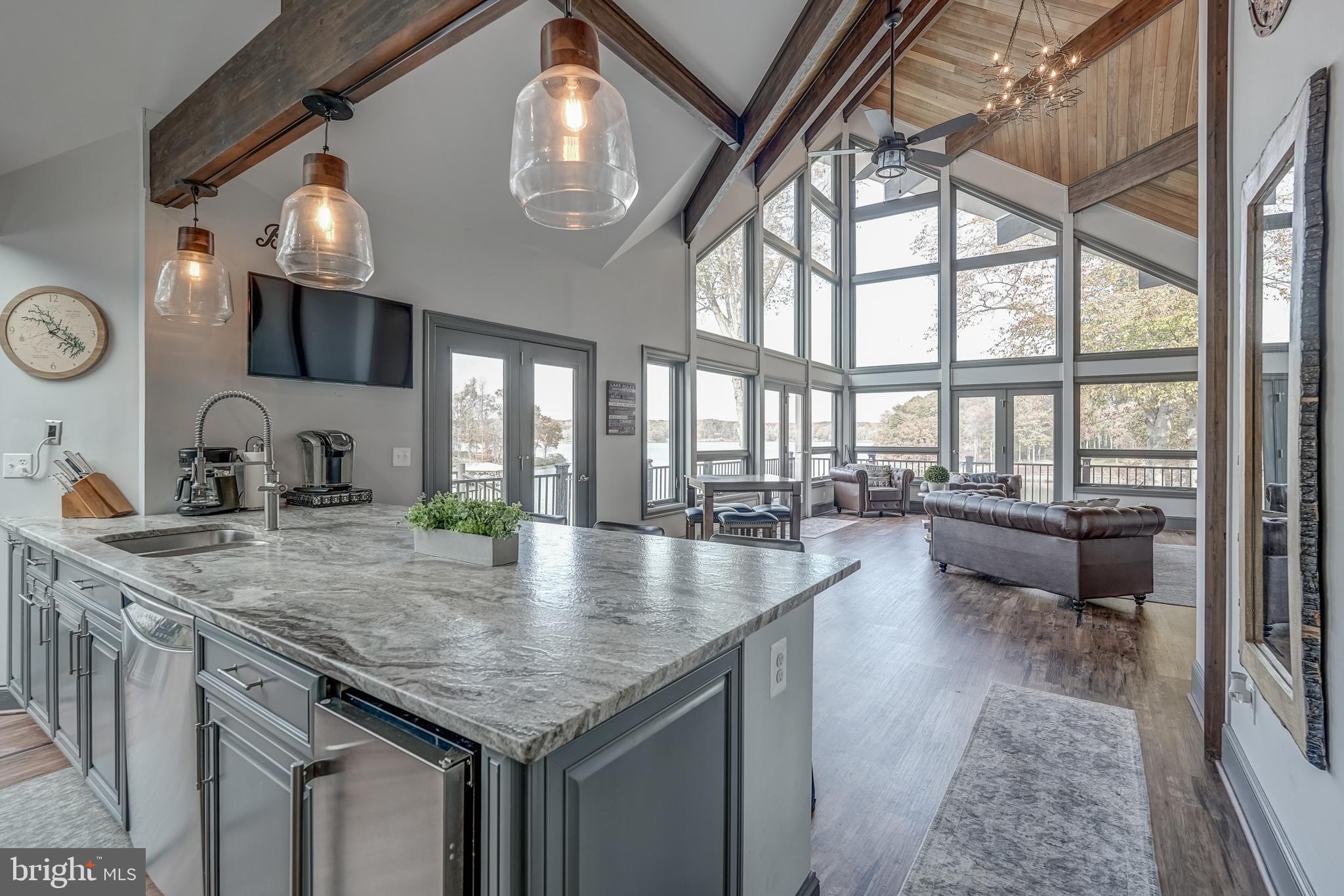 CATS PAW COVE - Residential