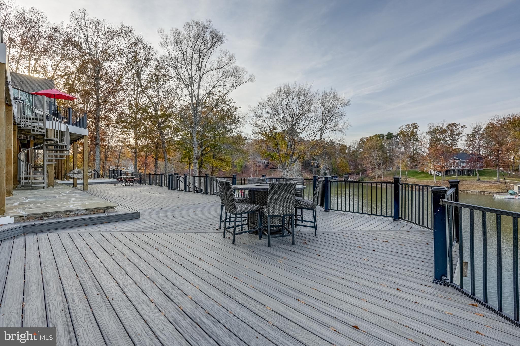 CATS PAW COVE - Residential