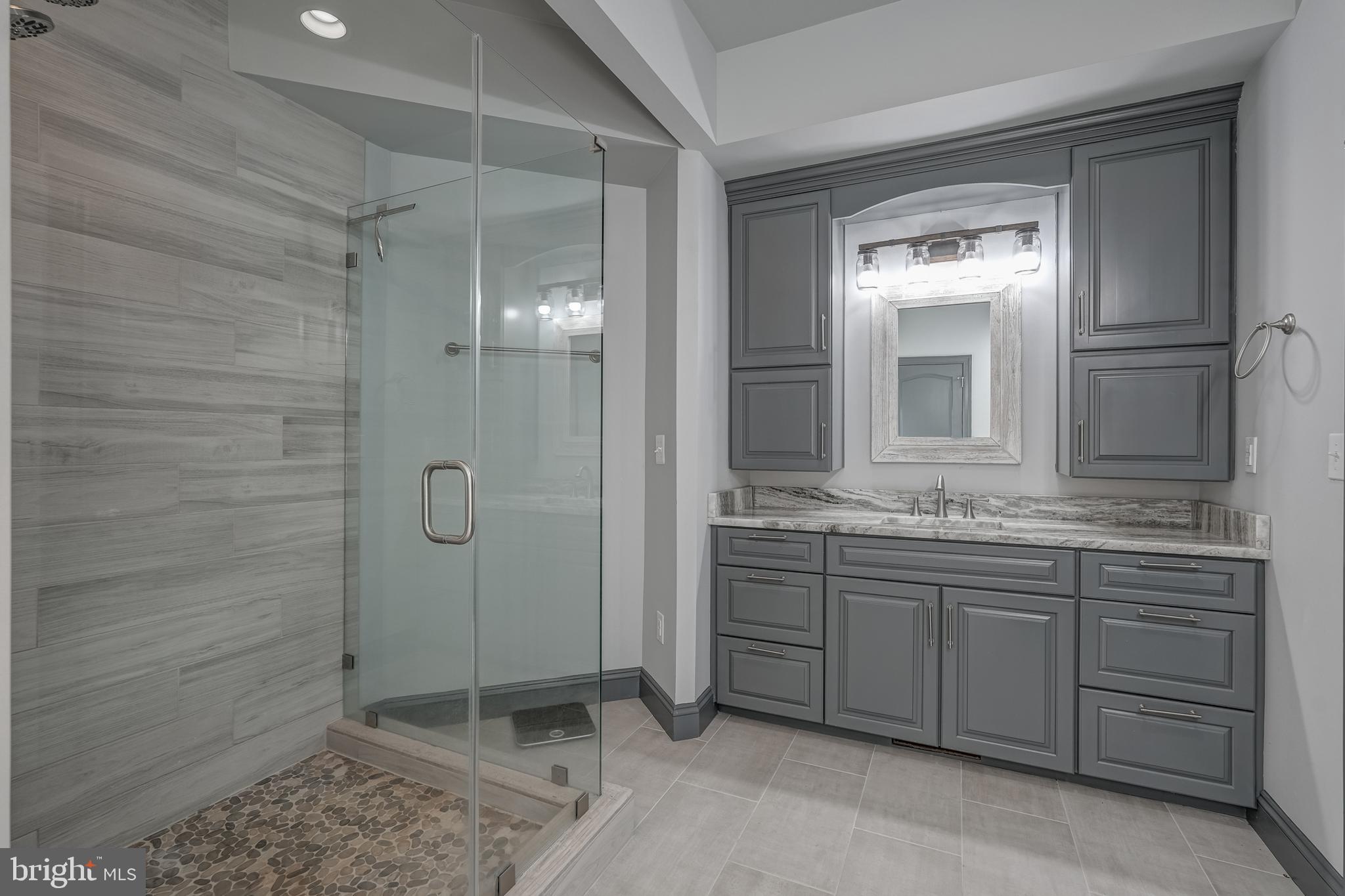 CATS PAW COVE - Residential