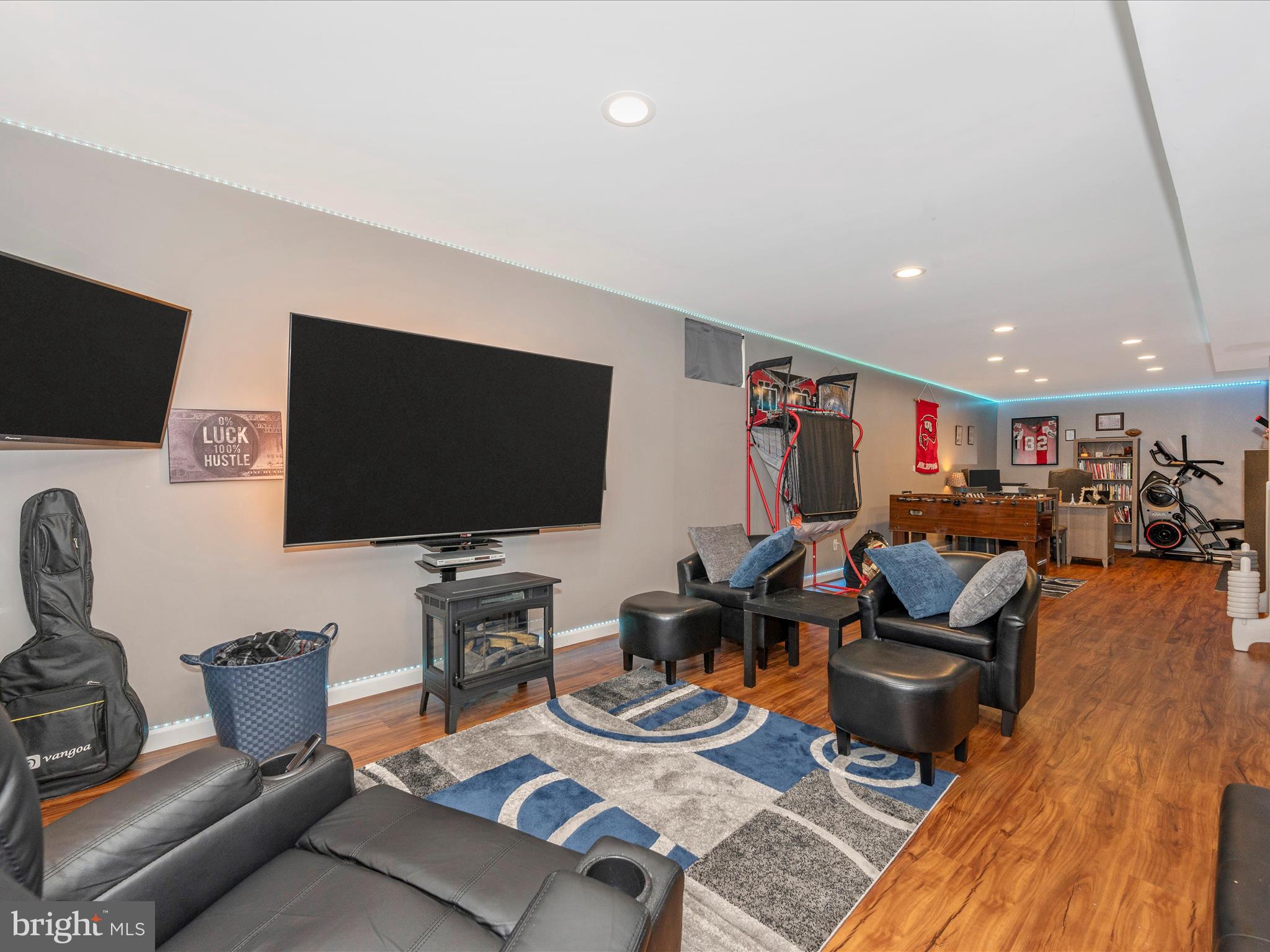 LAUREL RIDGE - Residential