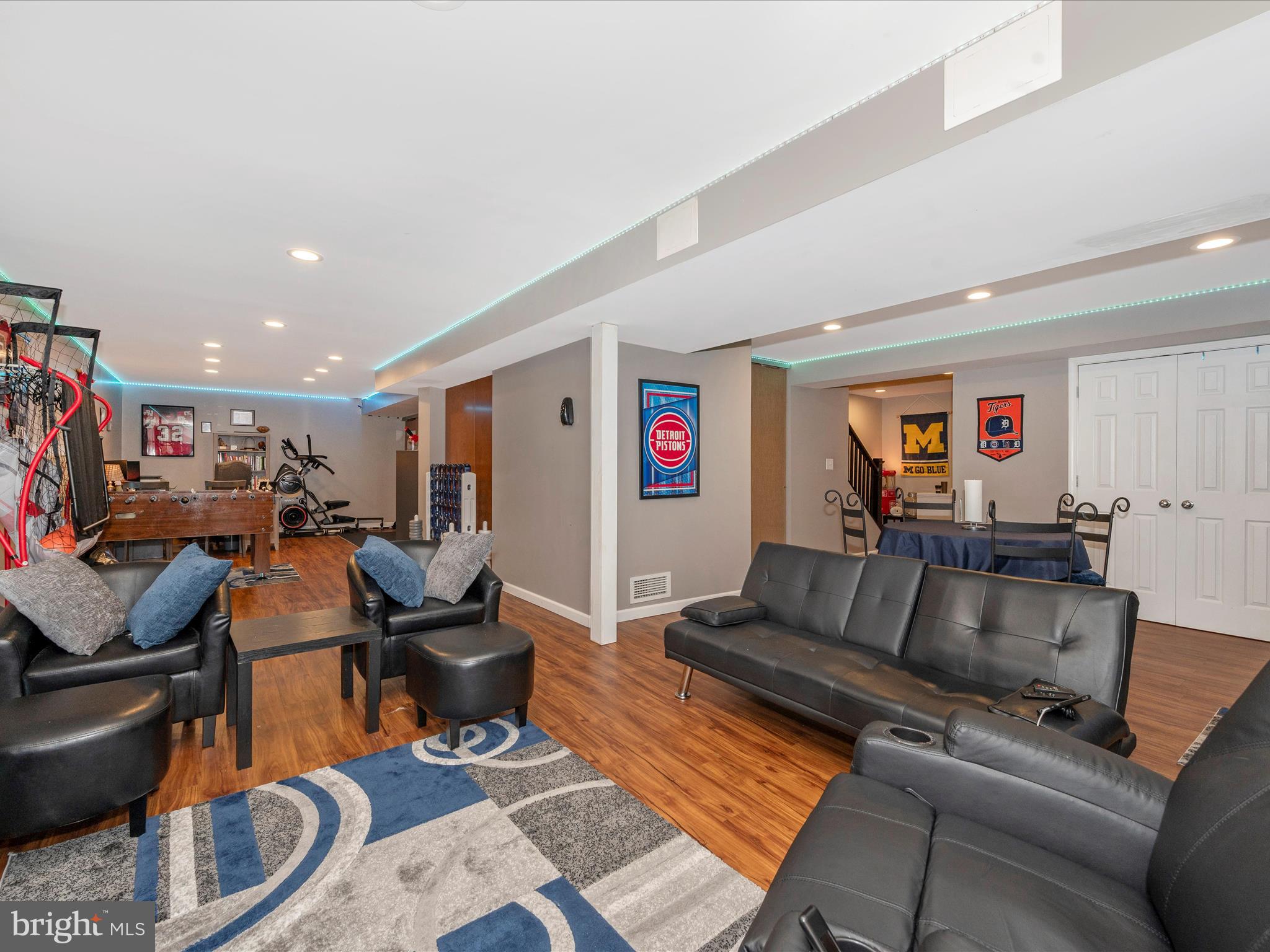 LAUREL RIDGE - Residential