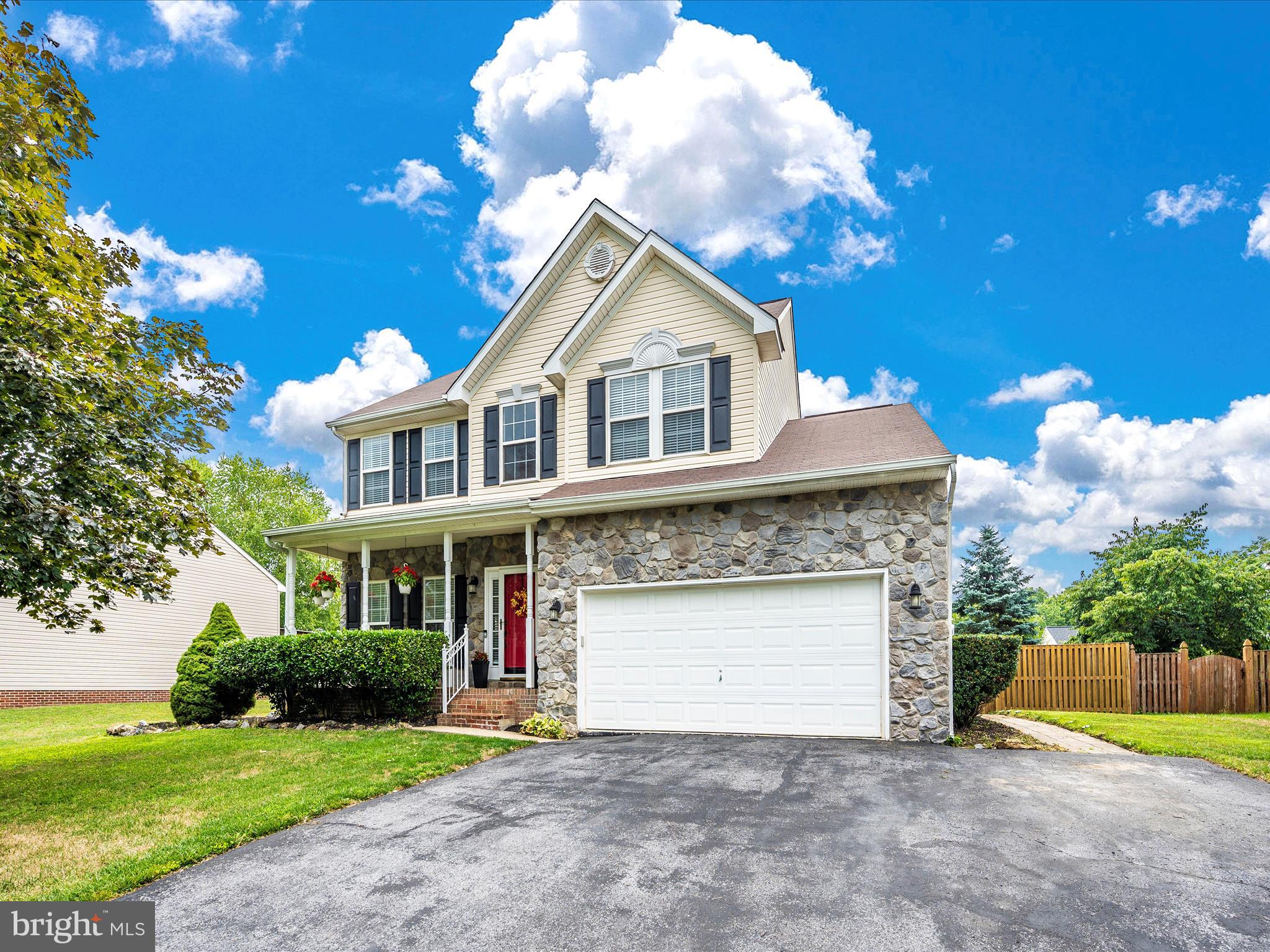 LAUREL RIDGE - Residential