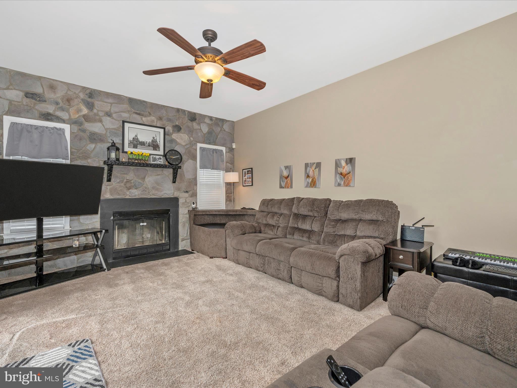 LAUREL RIDGE - Residential