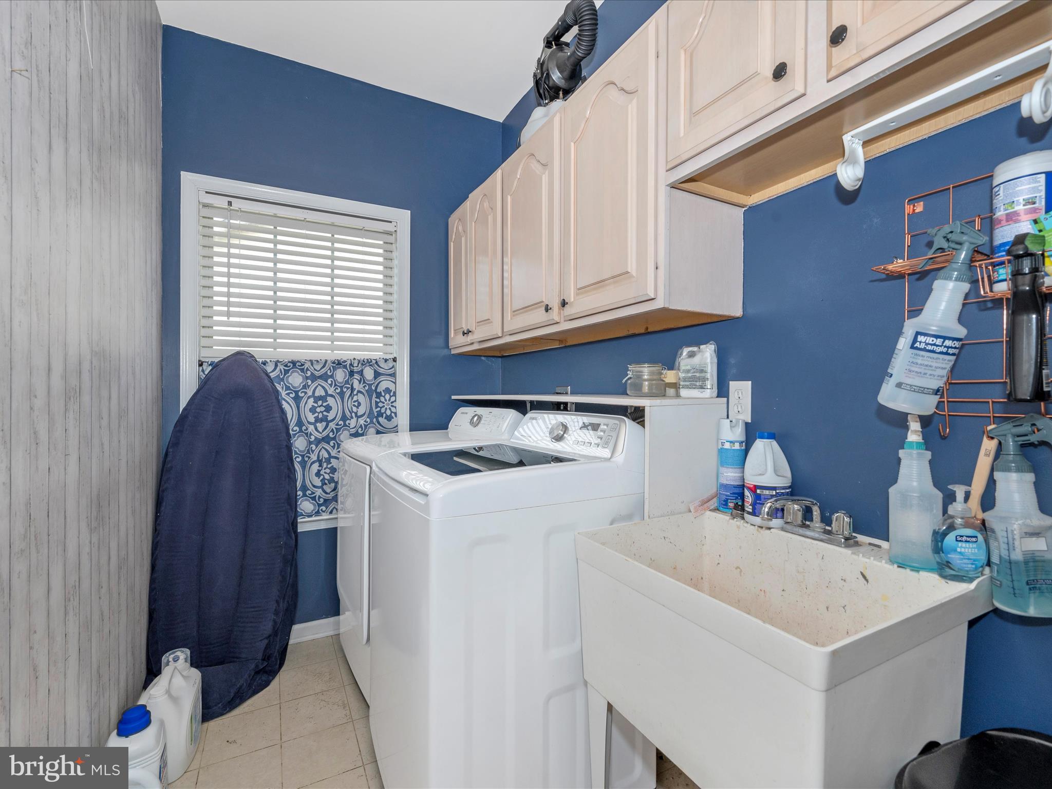 LAUREL RIDGE - Residential